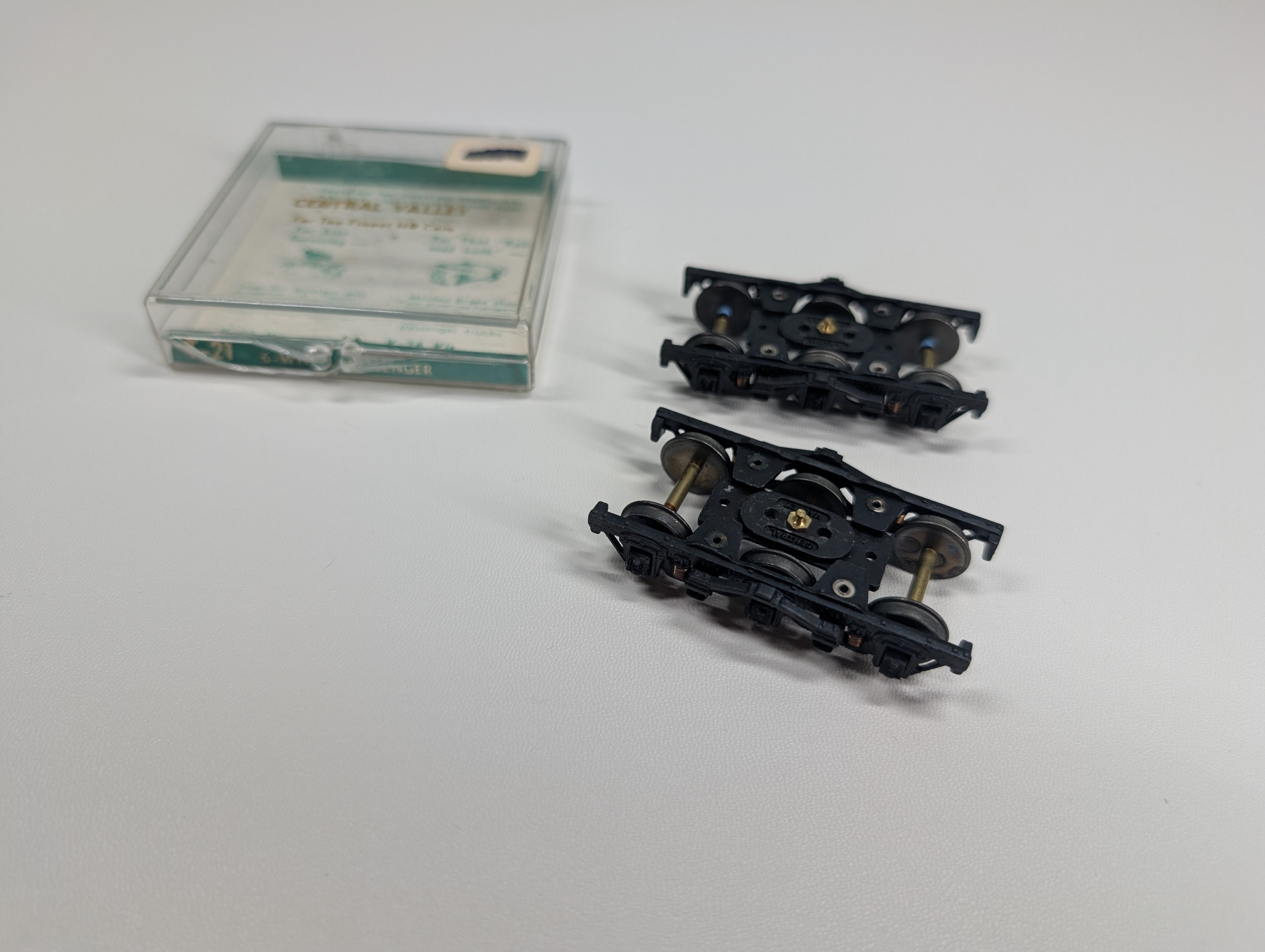 USED Central Valley T-21 HO Scale 6-Wheel Passenger Trucks (2pcs)