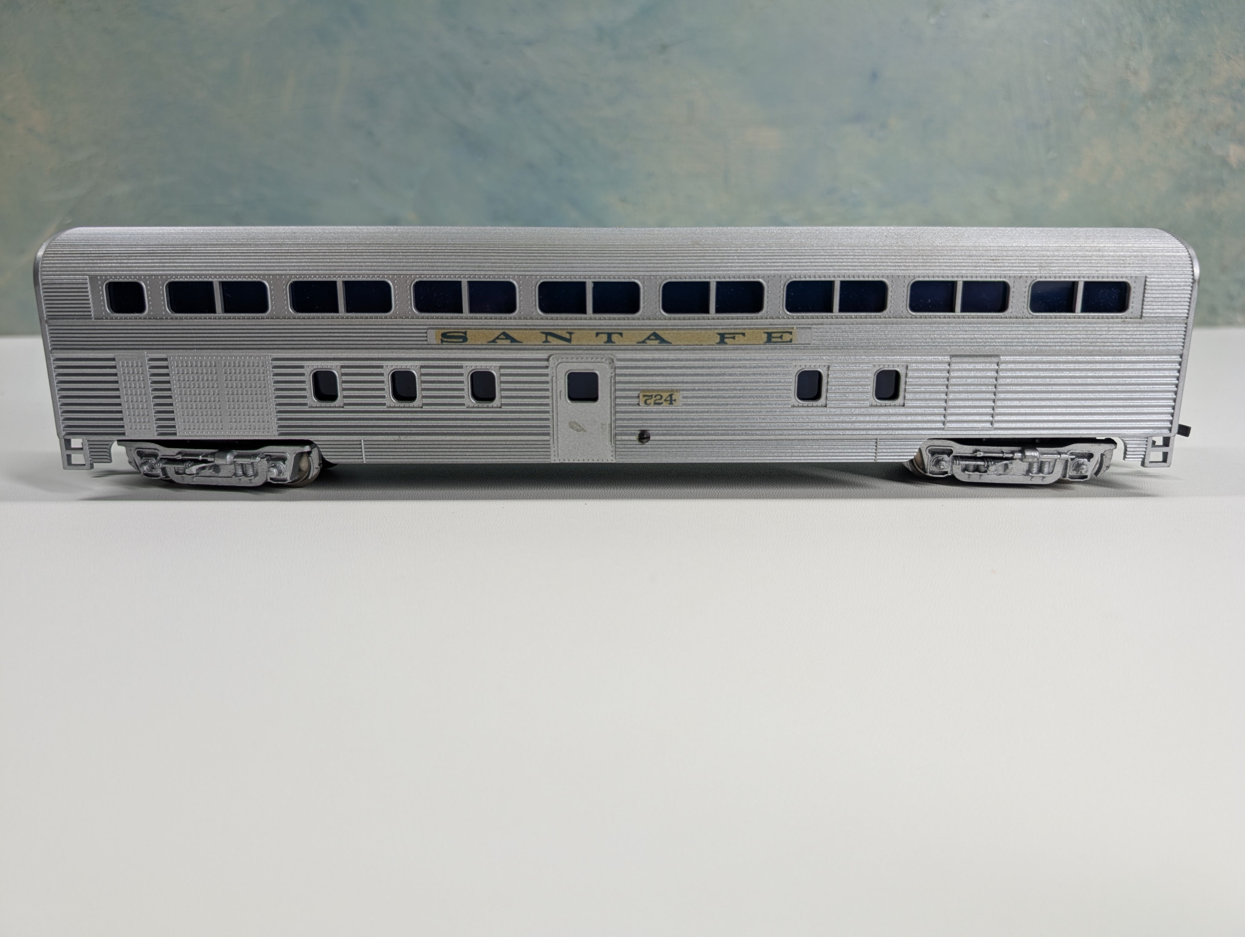 USED Fleischmann HO Scale Bi-Level Passenger Car Santa Fe #724