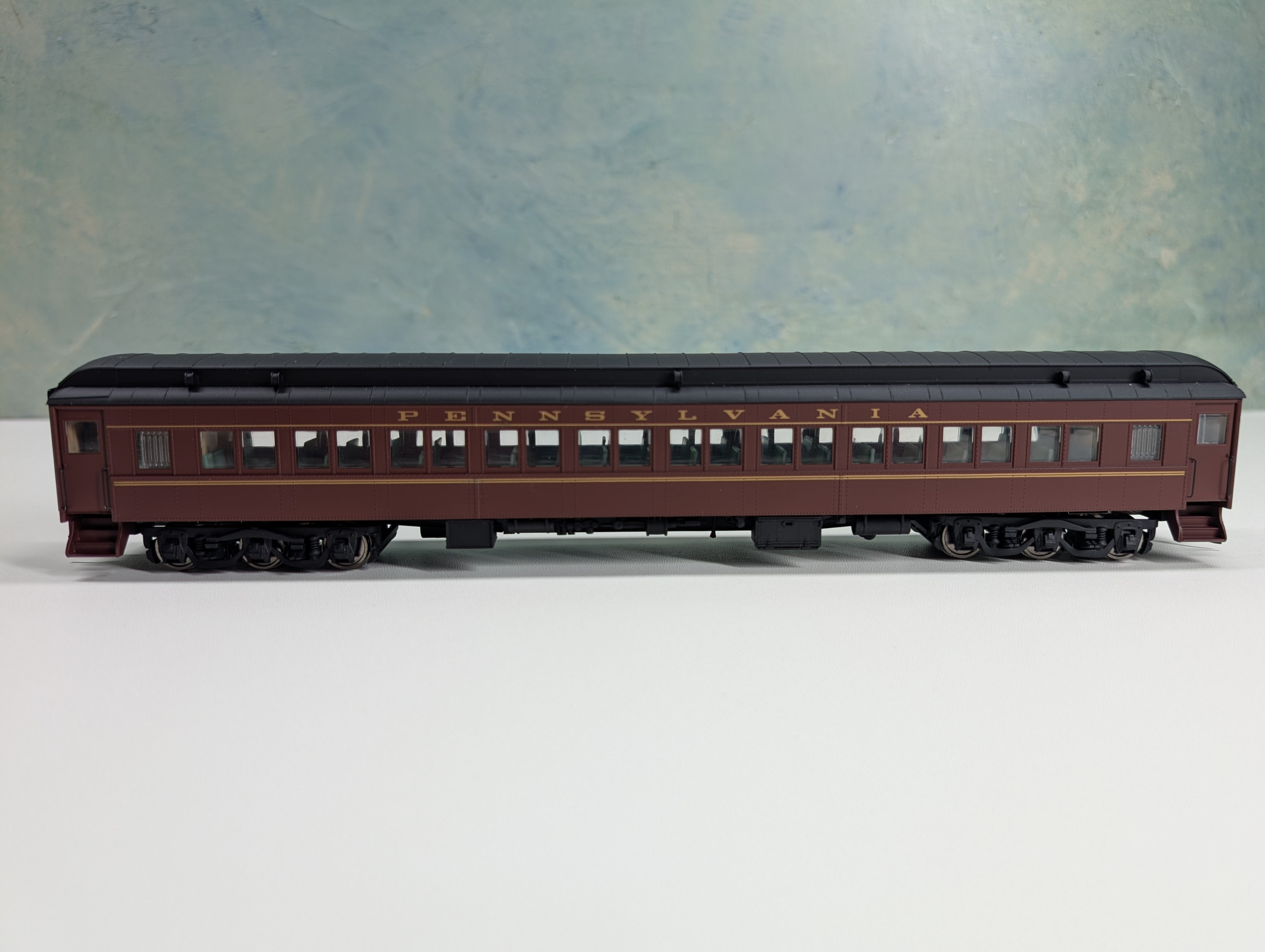 USED Walthers 932-10104 HO Scale Heavyweight Paired Window Passenger Coach Pennsylvania