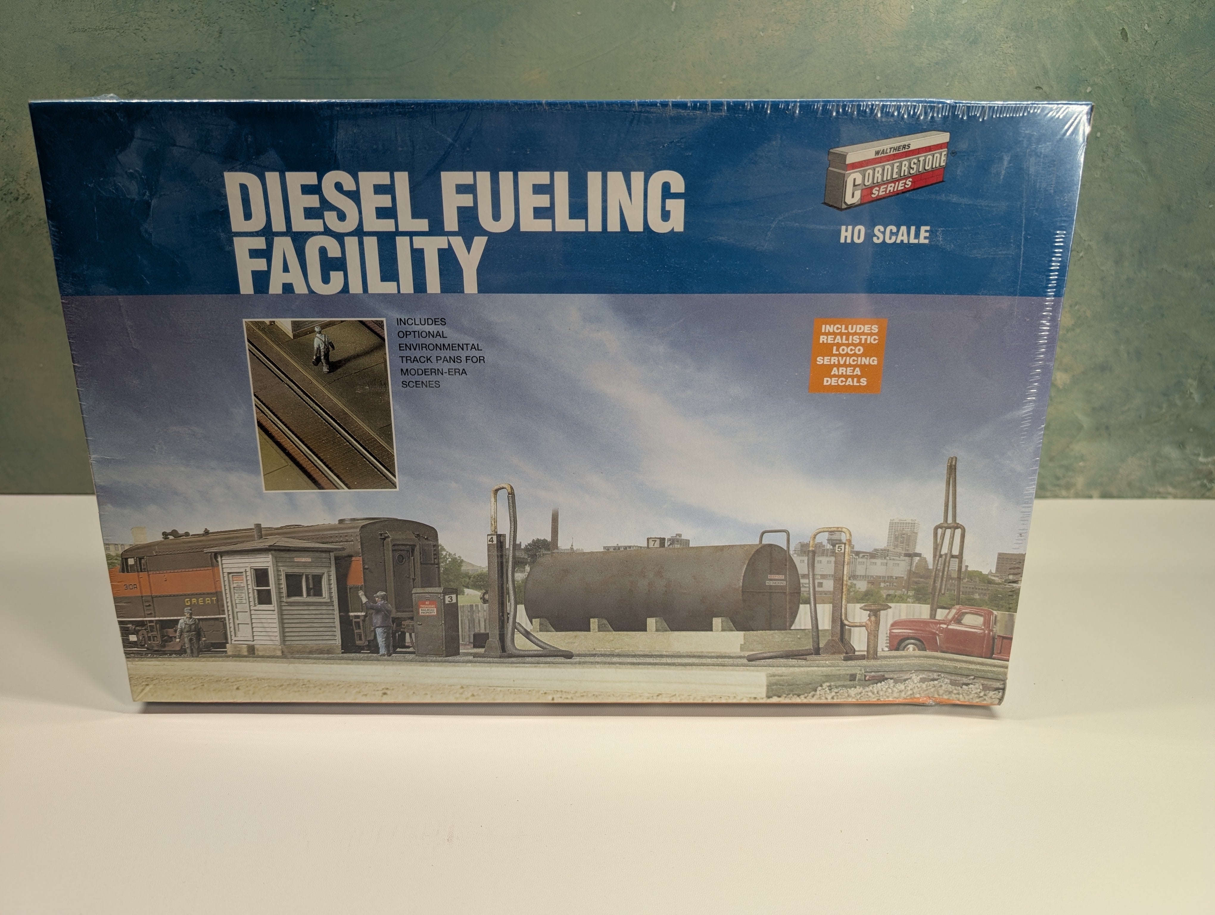 Walthers Cornerstone 933-2908 HO Scale Diesel Fueling Facility