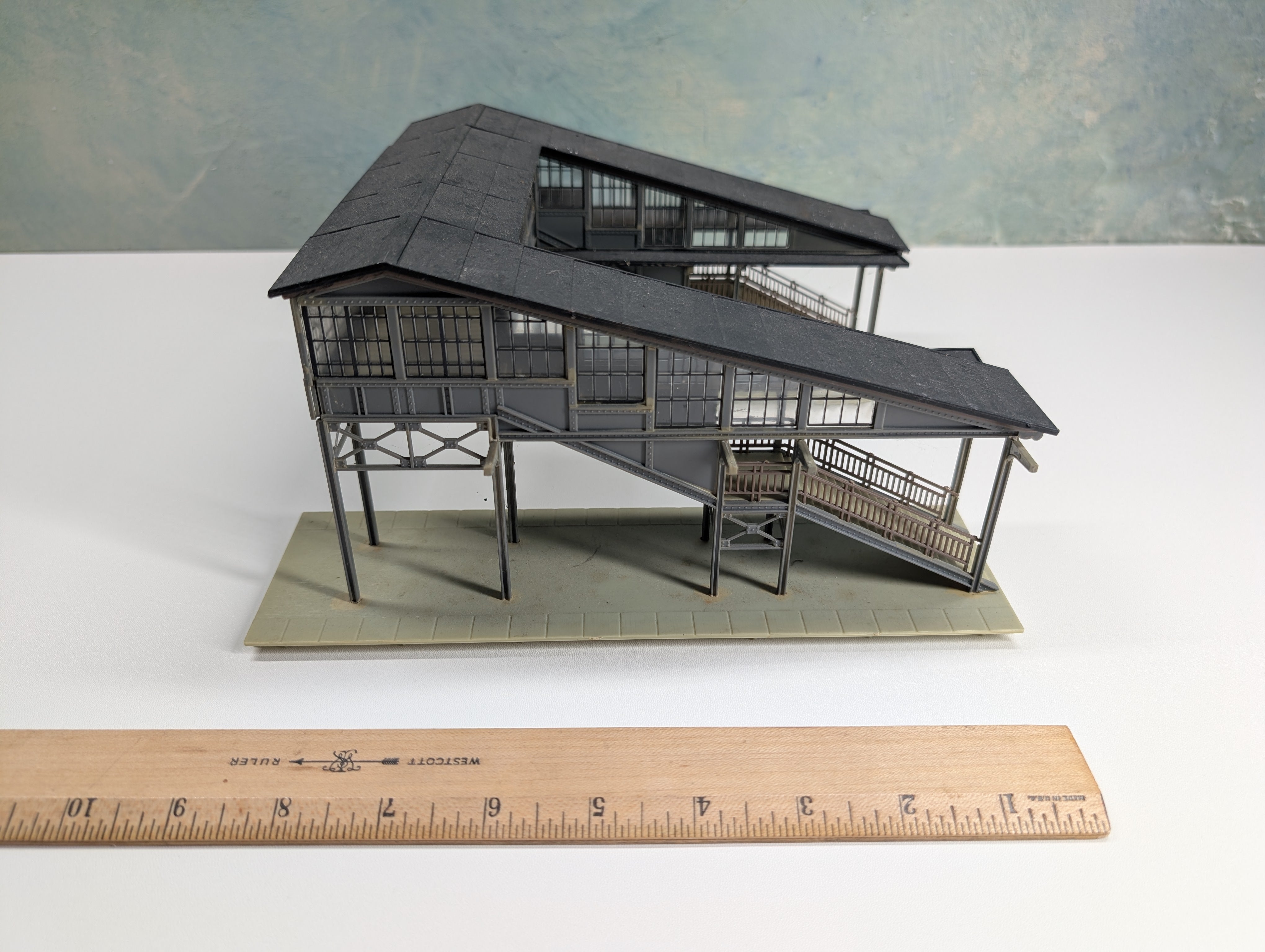 USED Faller 185 HO Scale Covered Pedestrian Bridge