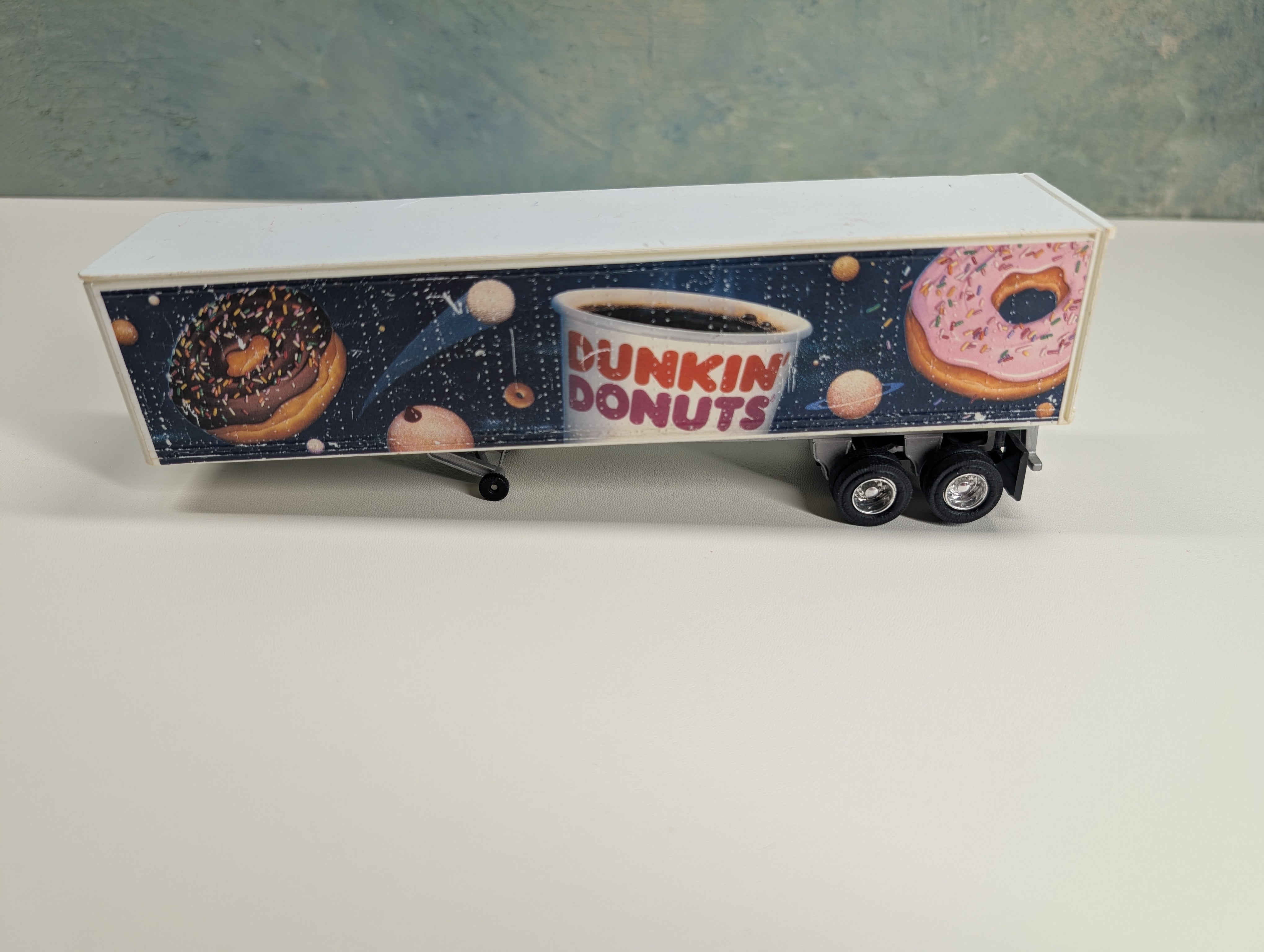USED Lionel O Dunkin Donuts Trailer Rough