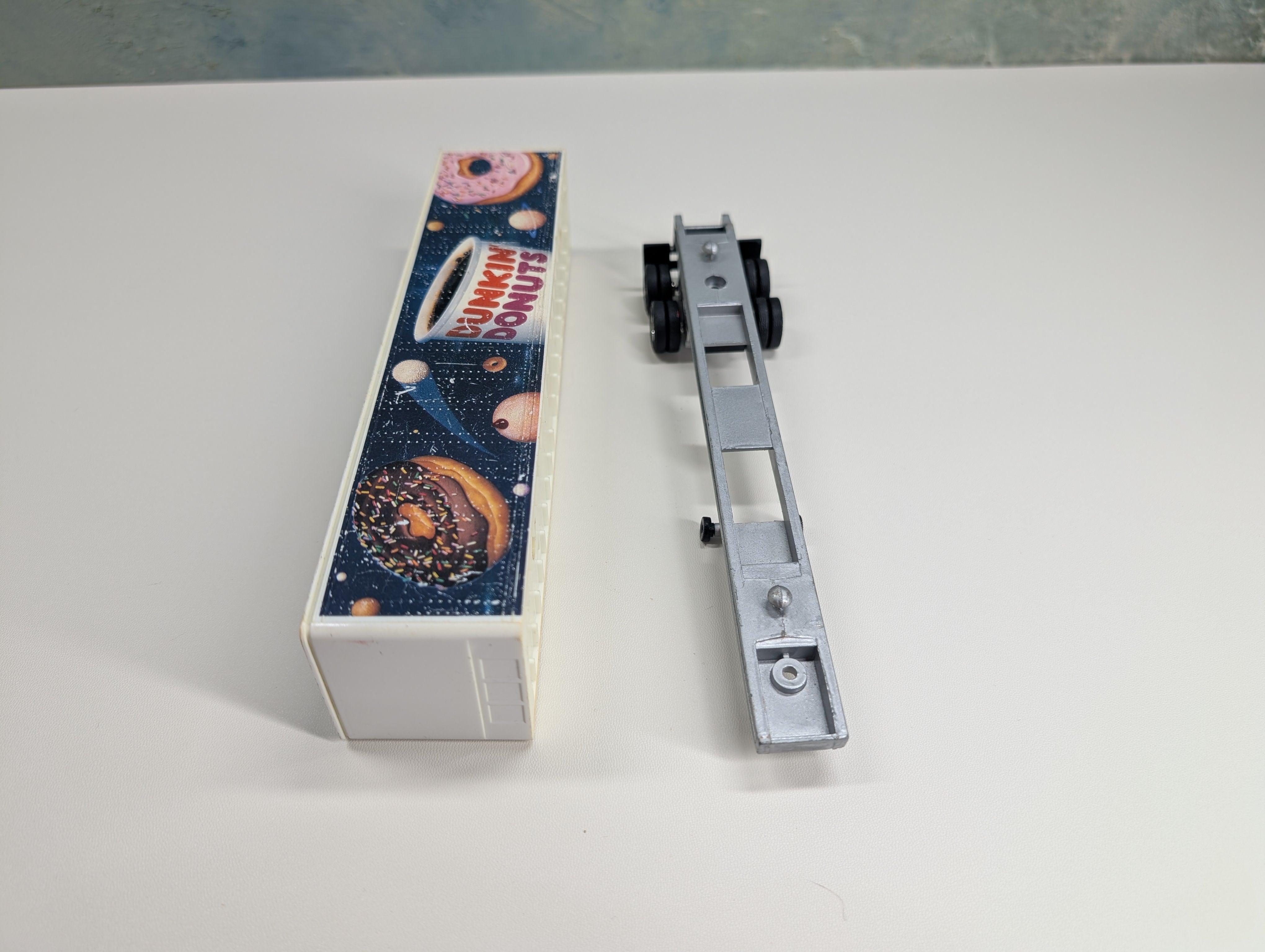 USED Lionel O Dunkin Donuts Trailer Rough