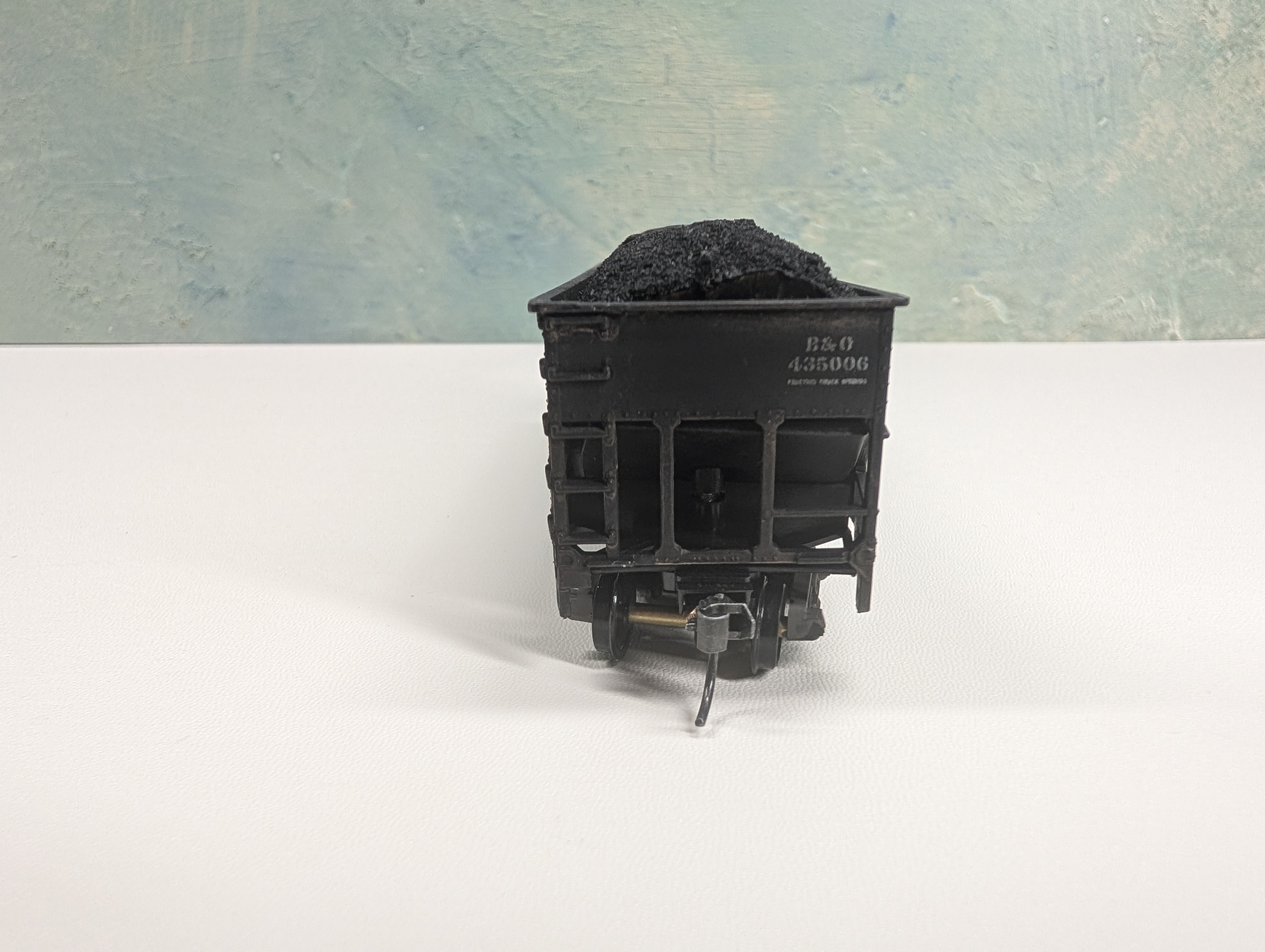 USED Stewart Hobbies HO Scale 3 Bay Open Hopper w/ Coal Load Baltimore and Ohio B&O #435006 Weathering