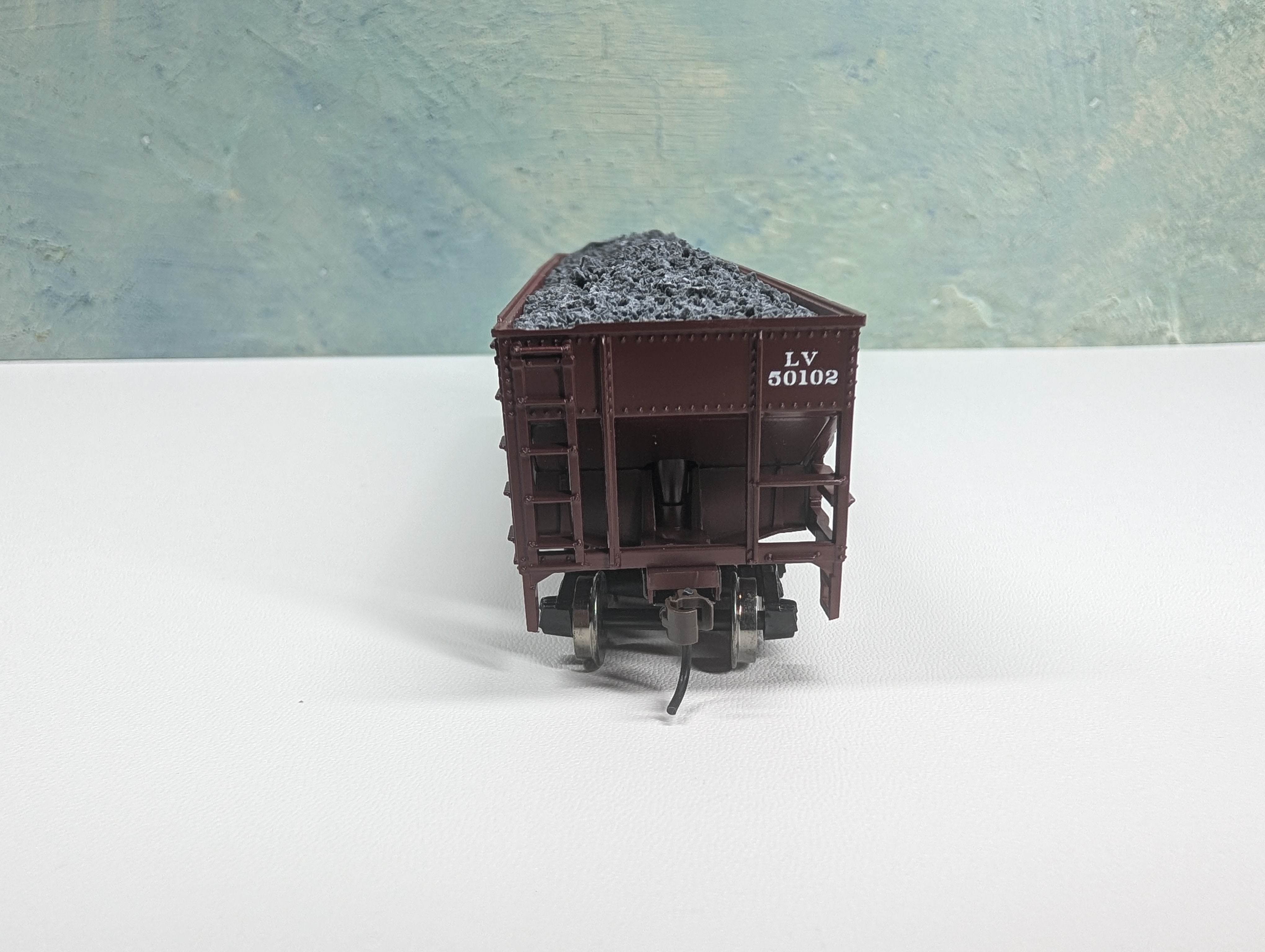USED Athearn HO Scale 4 Bay Open Hopper w/ Coal Load Lehigh Valley LV #50102