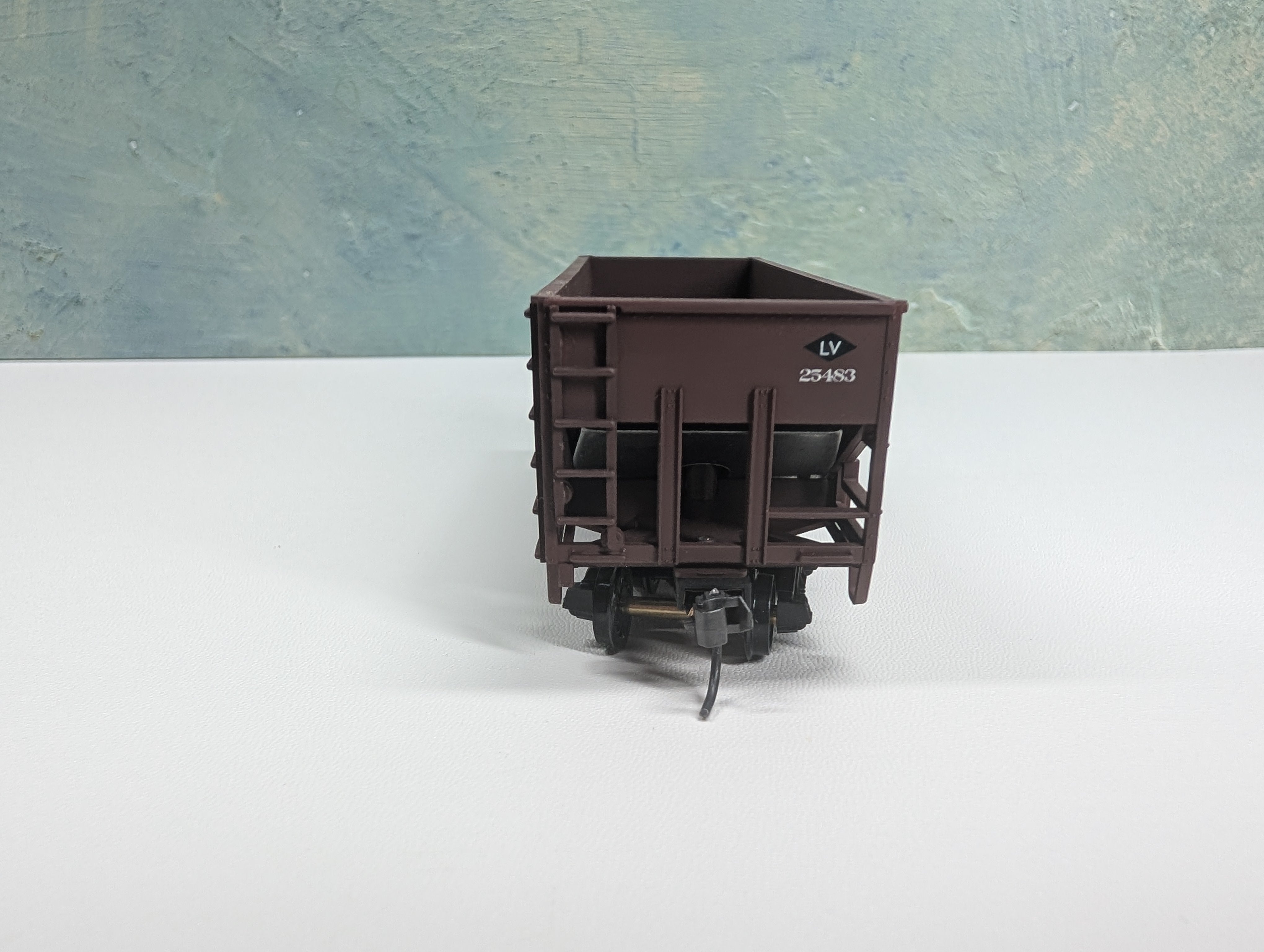USED Stewart Hobbies HO Scale 2 Bay Open Hopper Lehigh Valley LV #25483
