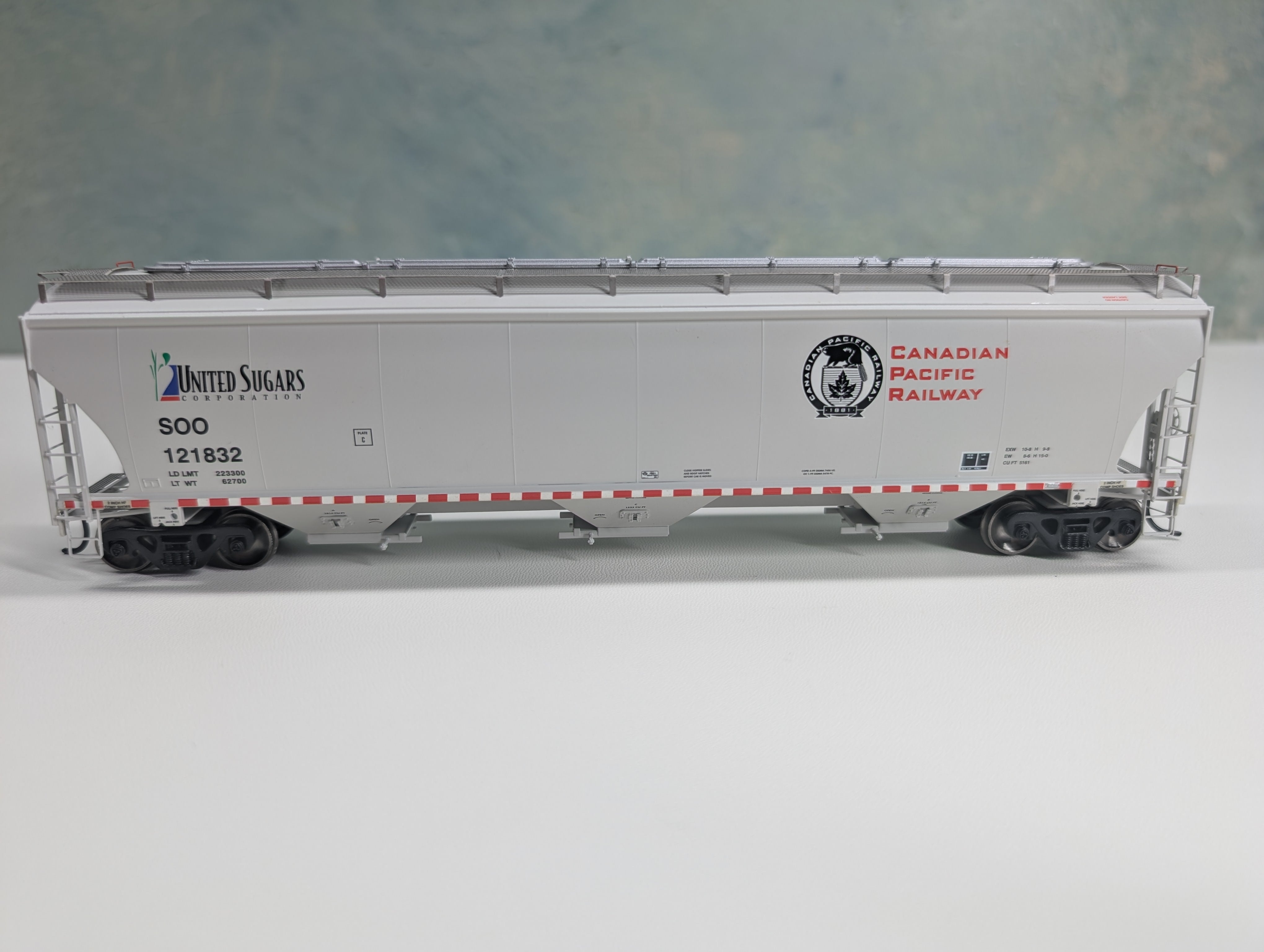 USED Athearn Genesis G4263 HO Scale Trinity 5161 cu ft Covered Hopper Canadian Pacific SOO #121832