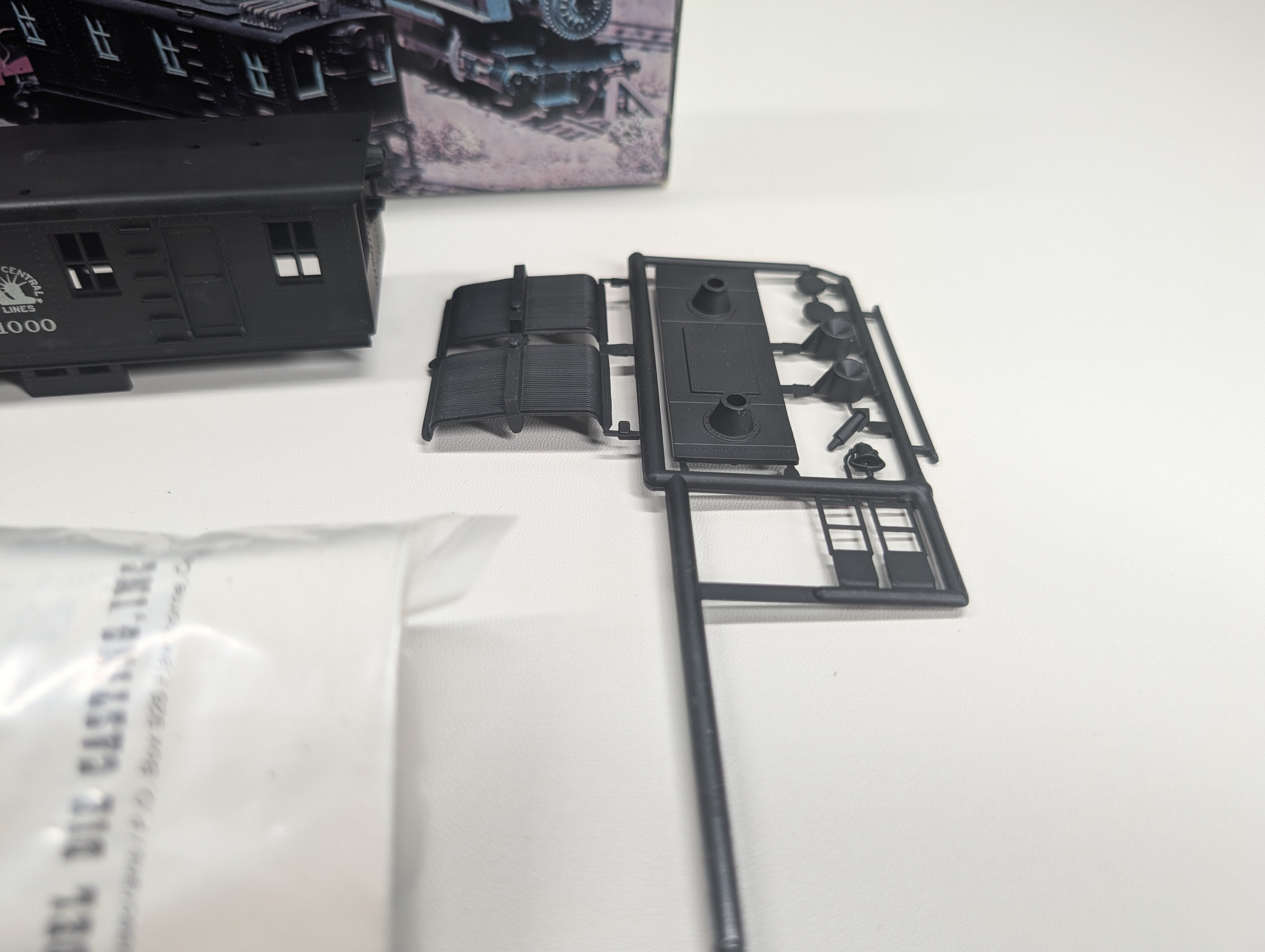 USED Roundhouse HO Scale Flywheel Diesel Track Cleaner Jersey Central Lines #1000 KIT