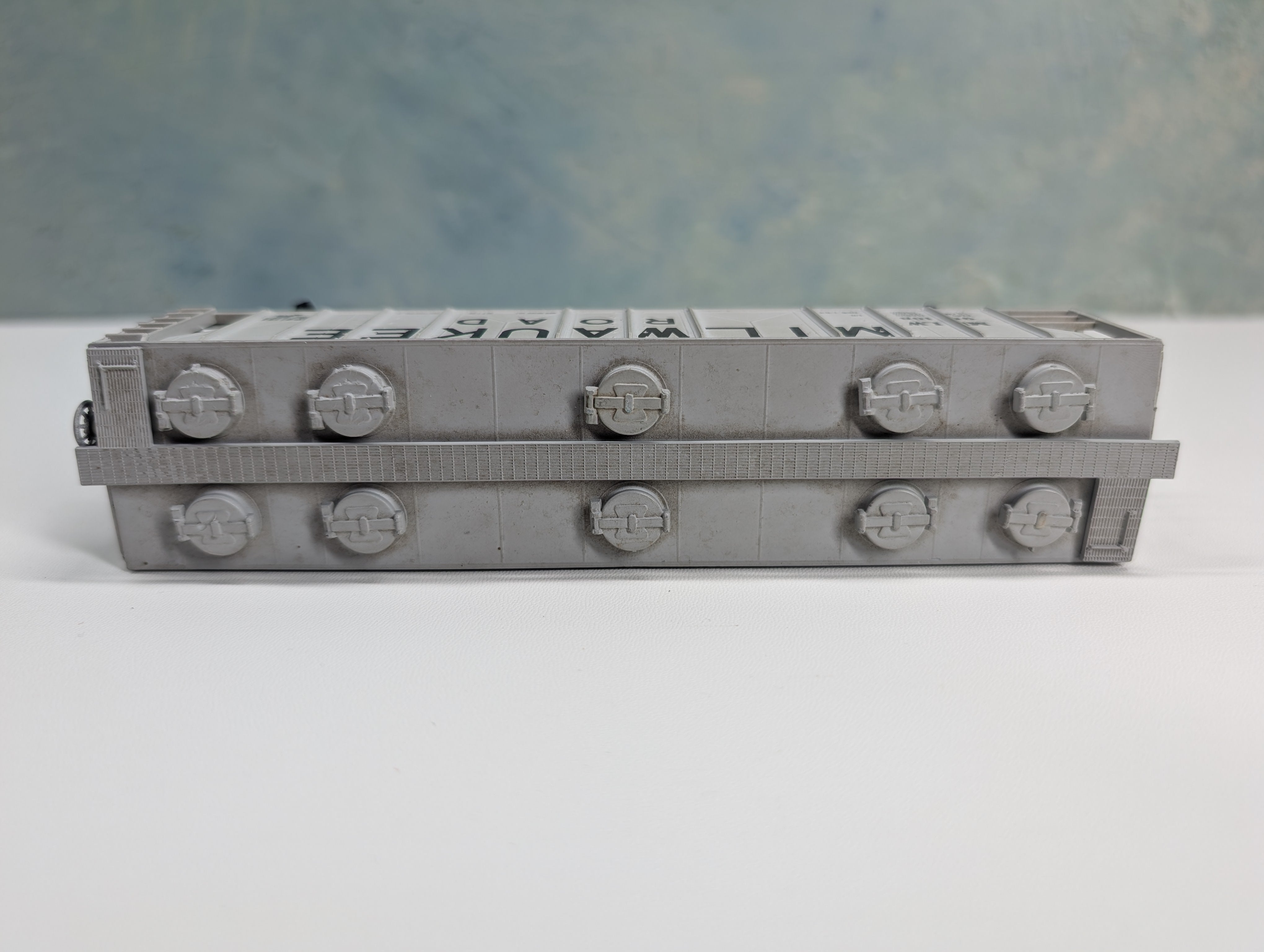 USED HO Scale Covered Hopper Milwaukee Road MILW #98108