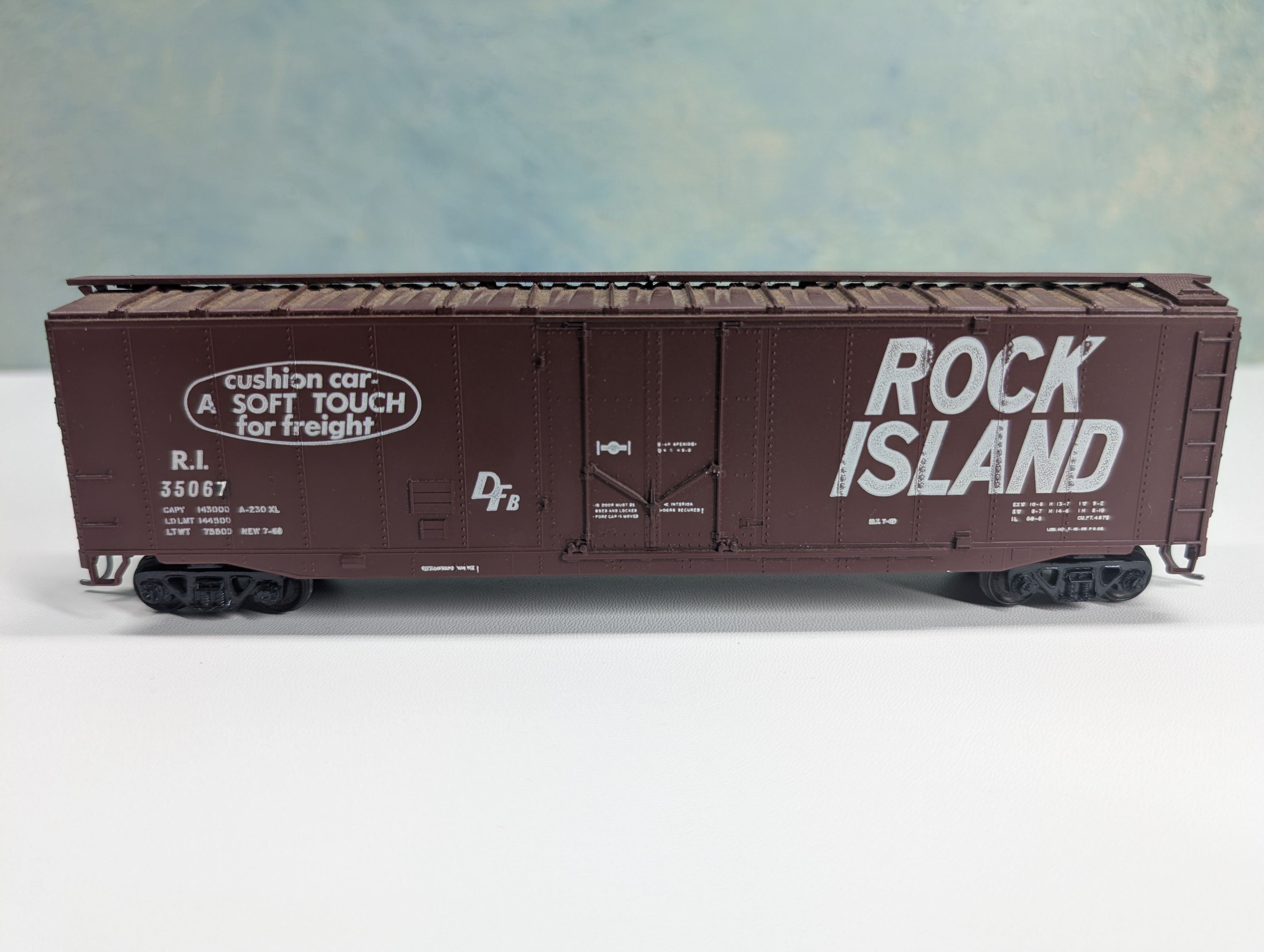 USED Athearn HO Scale 50' Box Car Rock Island RI #35067