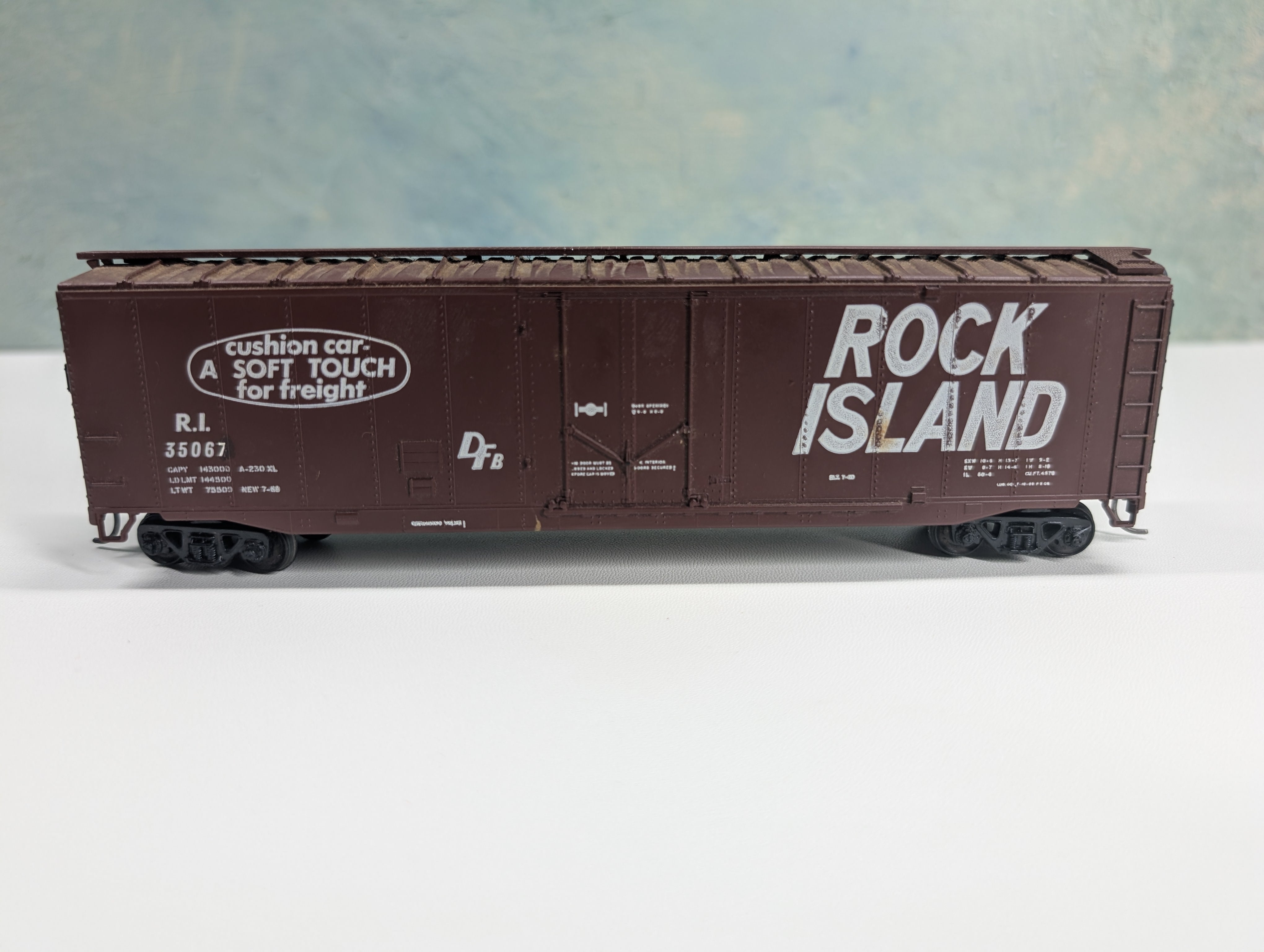USED Athearn HO Scale 50' Box Car Rock Island RI #35067