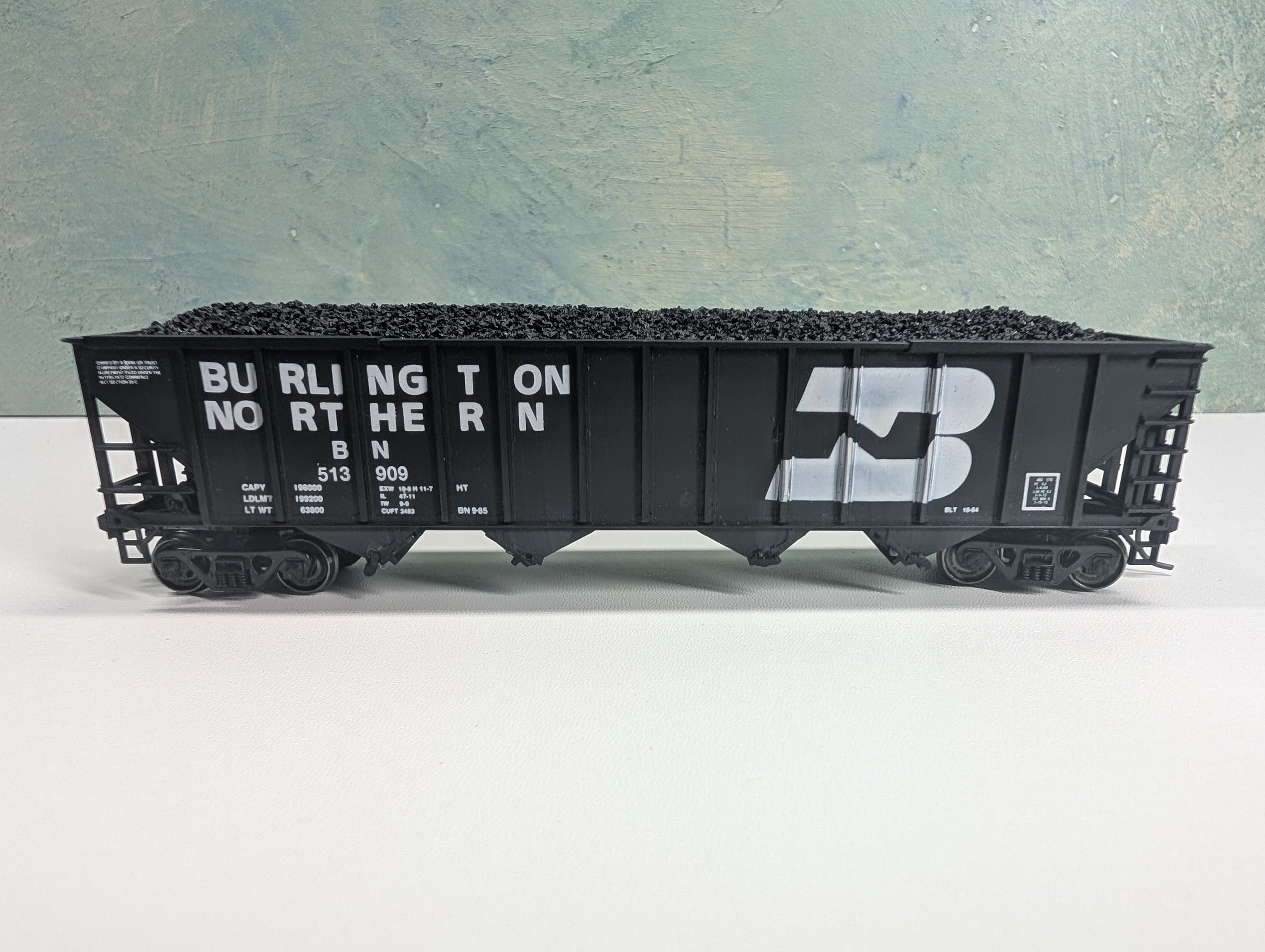 USED HO Scale 4 Bay Coal Hopper Burlington Northern BN #513909
