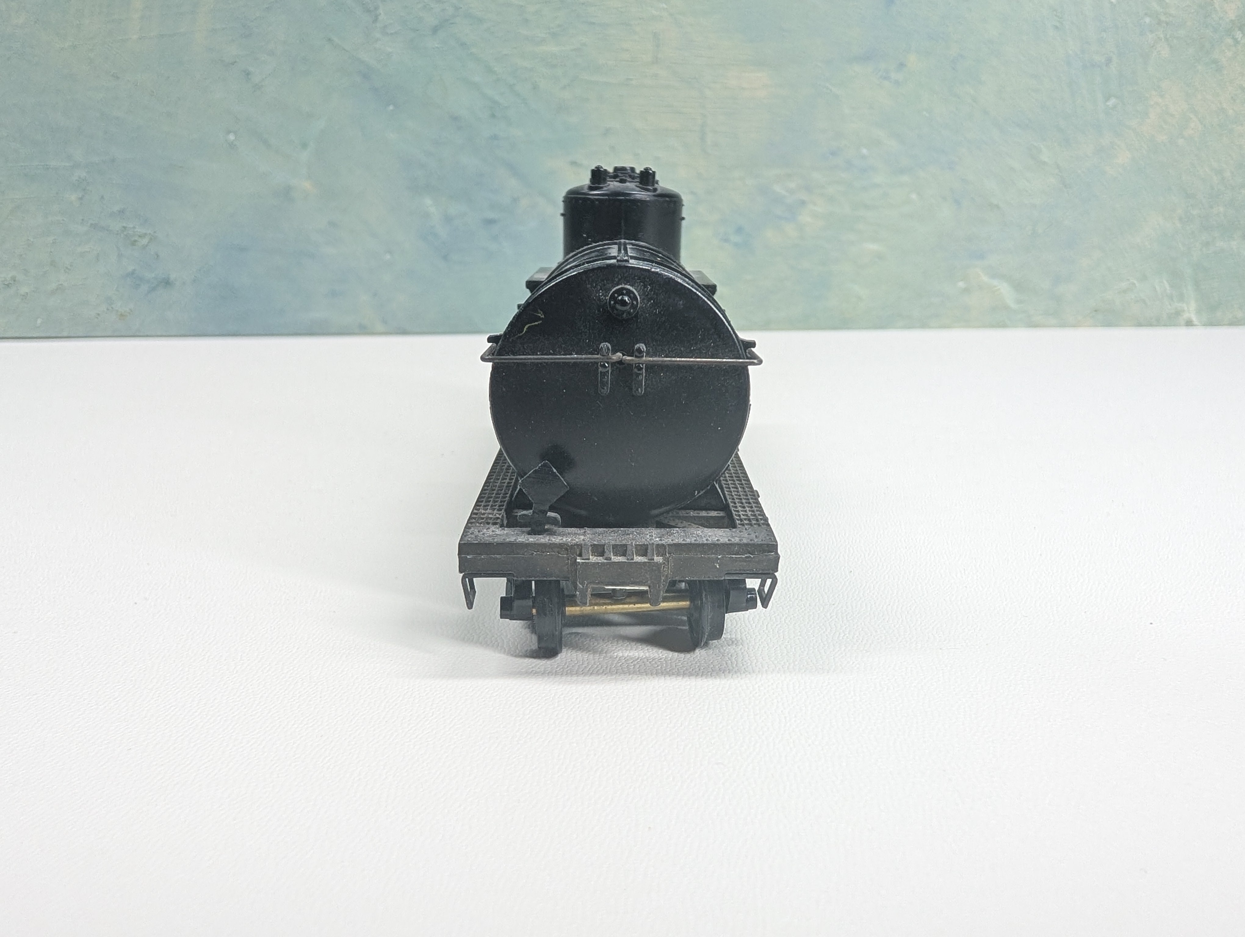 USED Varney HO Scale Single Dome Tank Car UTLX #216