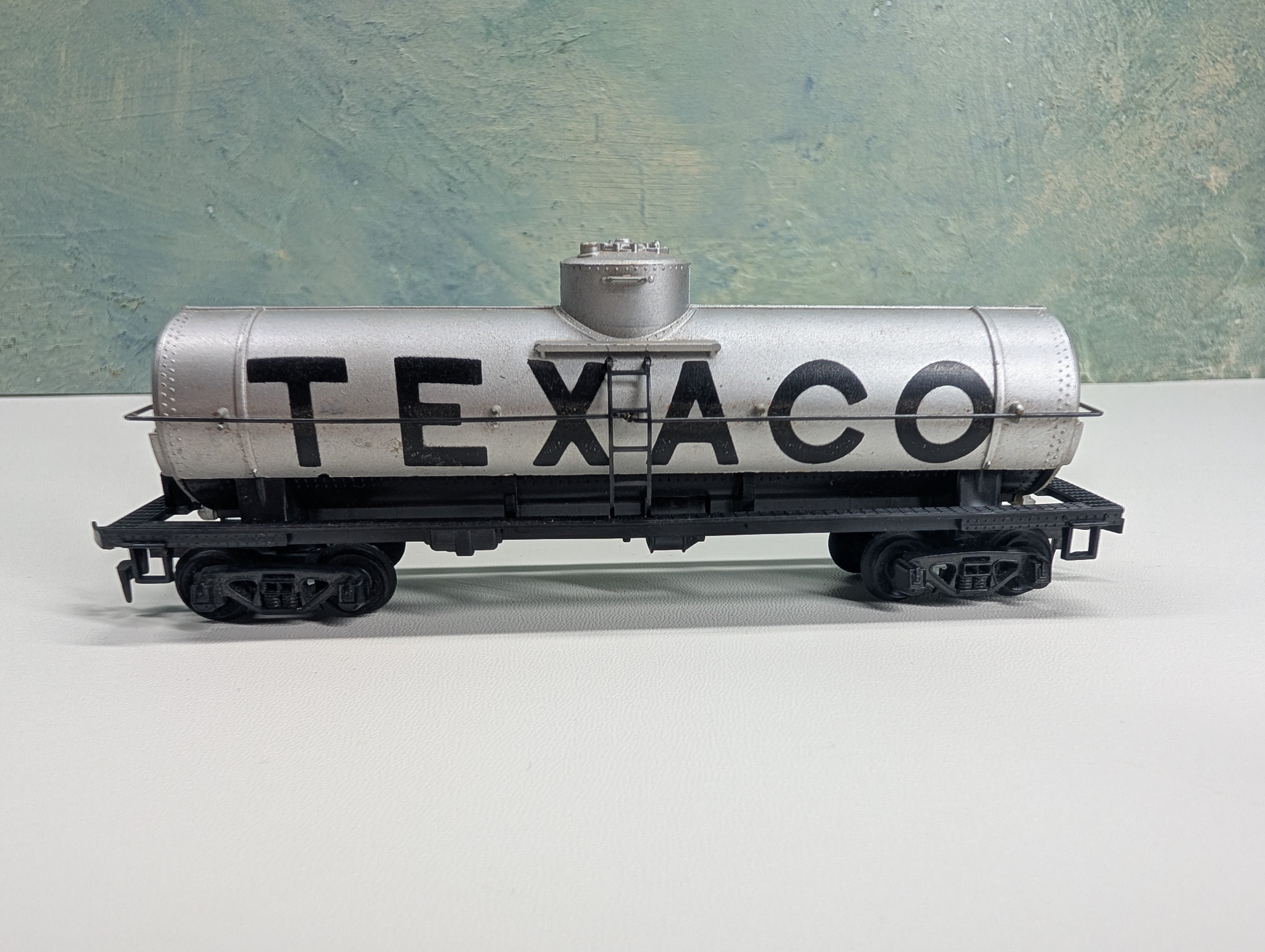 USED HO Scale Single Dome Tank Car Texaco