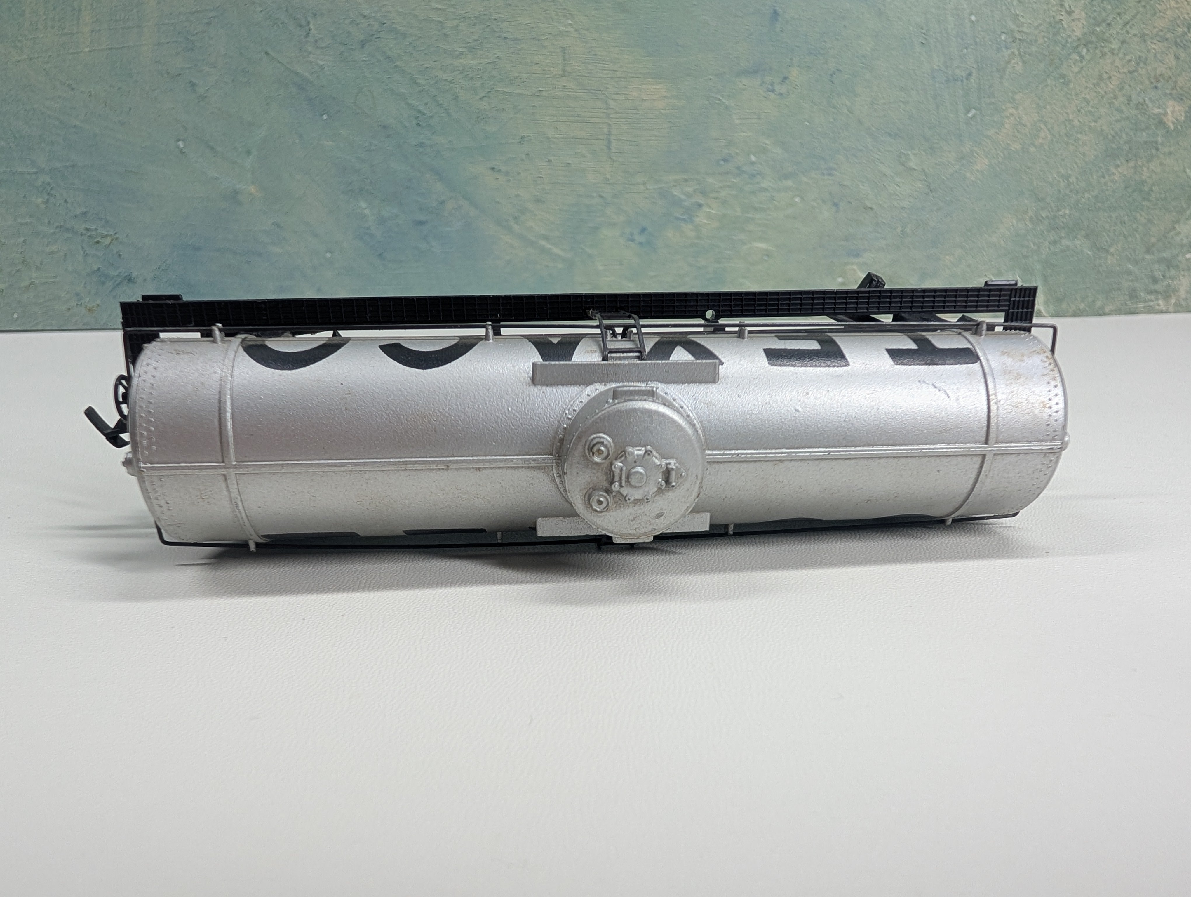USED HO Scale Single Dome Tank Car Texaco
