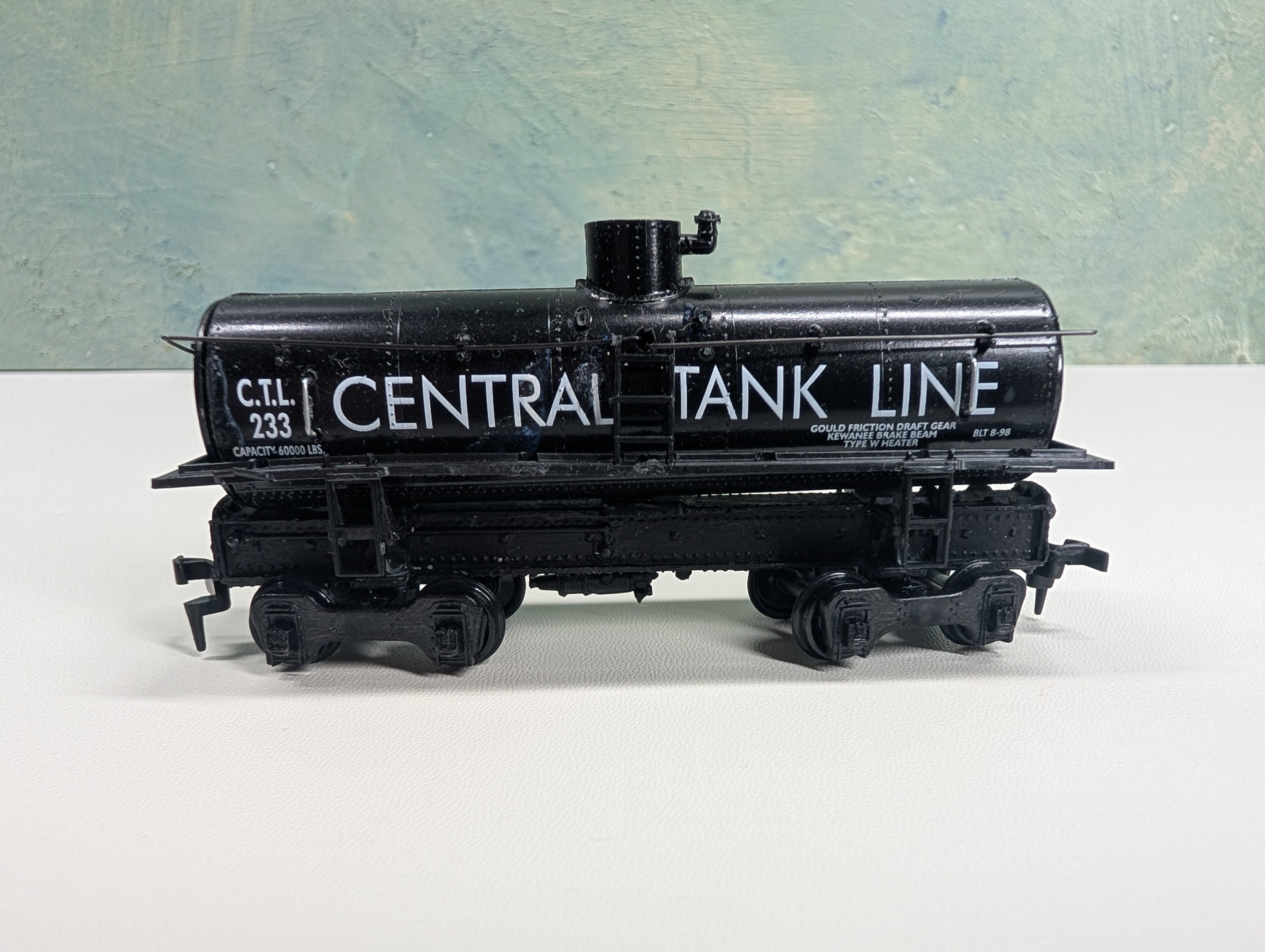 USED Roundhouse 3373 HO Scale 26' Tank Car Central Tank Line CTI #233