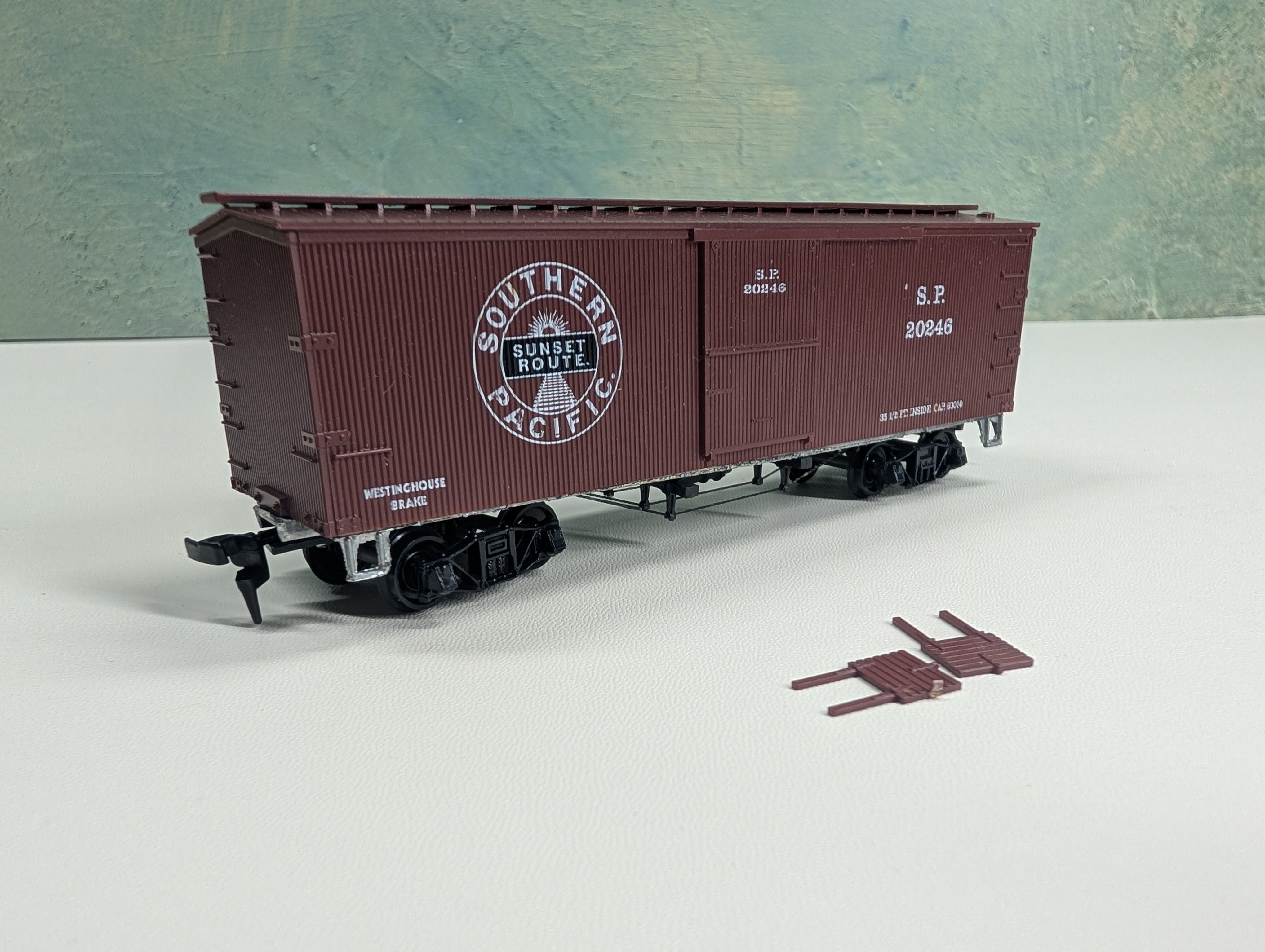USED Roundhouse 3281 HO Scale 36' Wooden Box Car Southern Pacific SP #20246