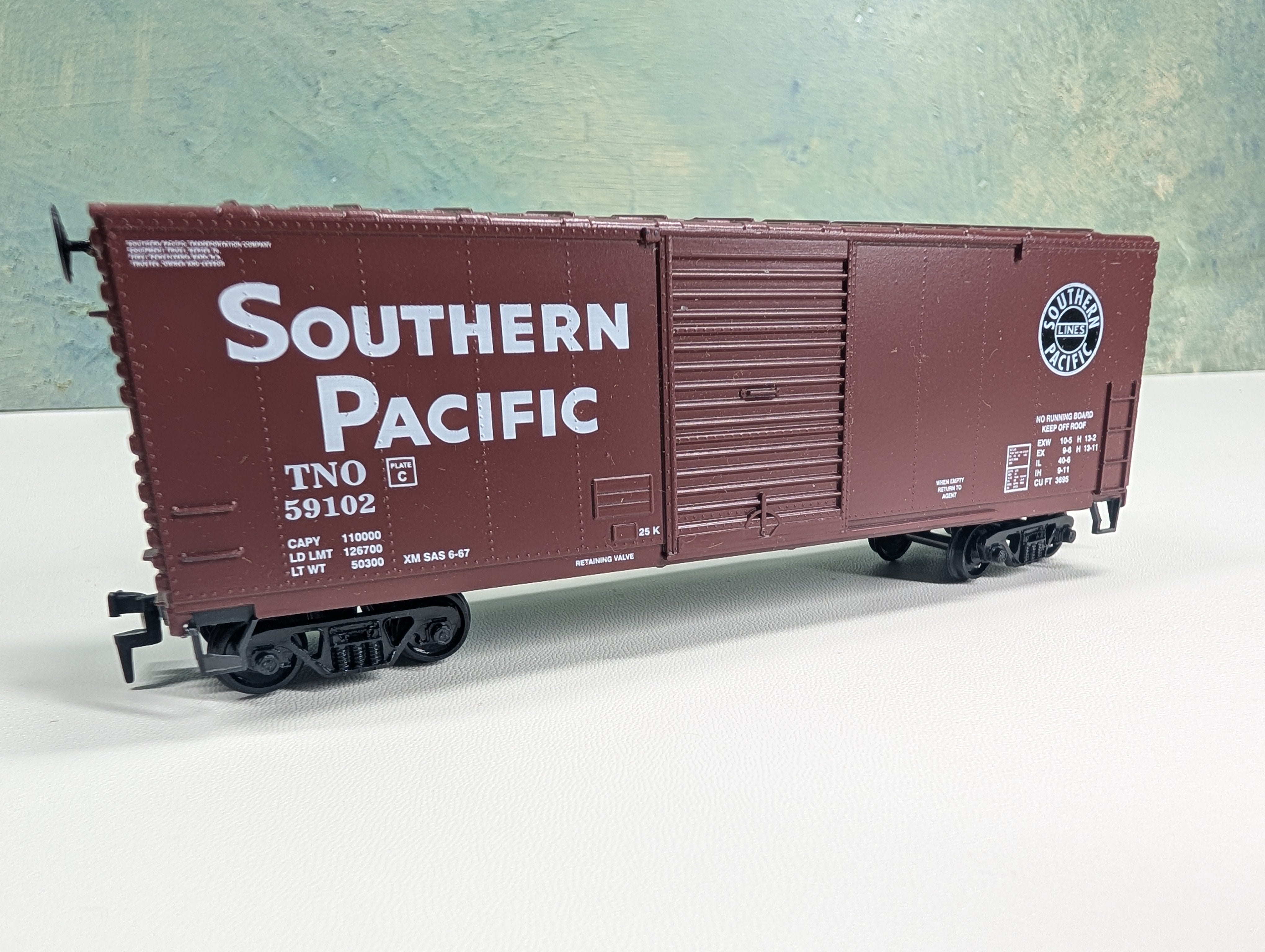 USED Roundhouse 1101 HO Scale 40' AAR Modern Box Car Southern Pacific TNO #59102