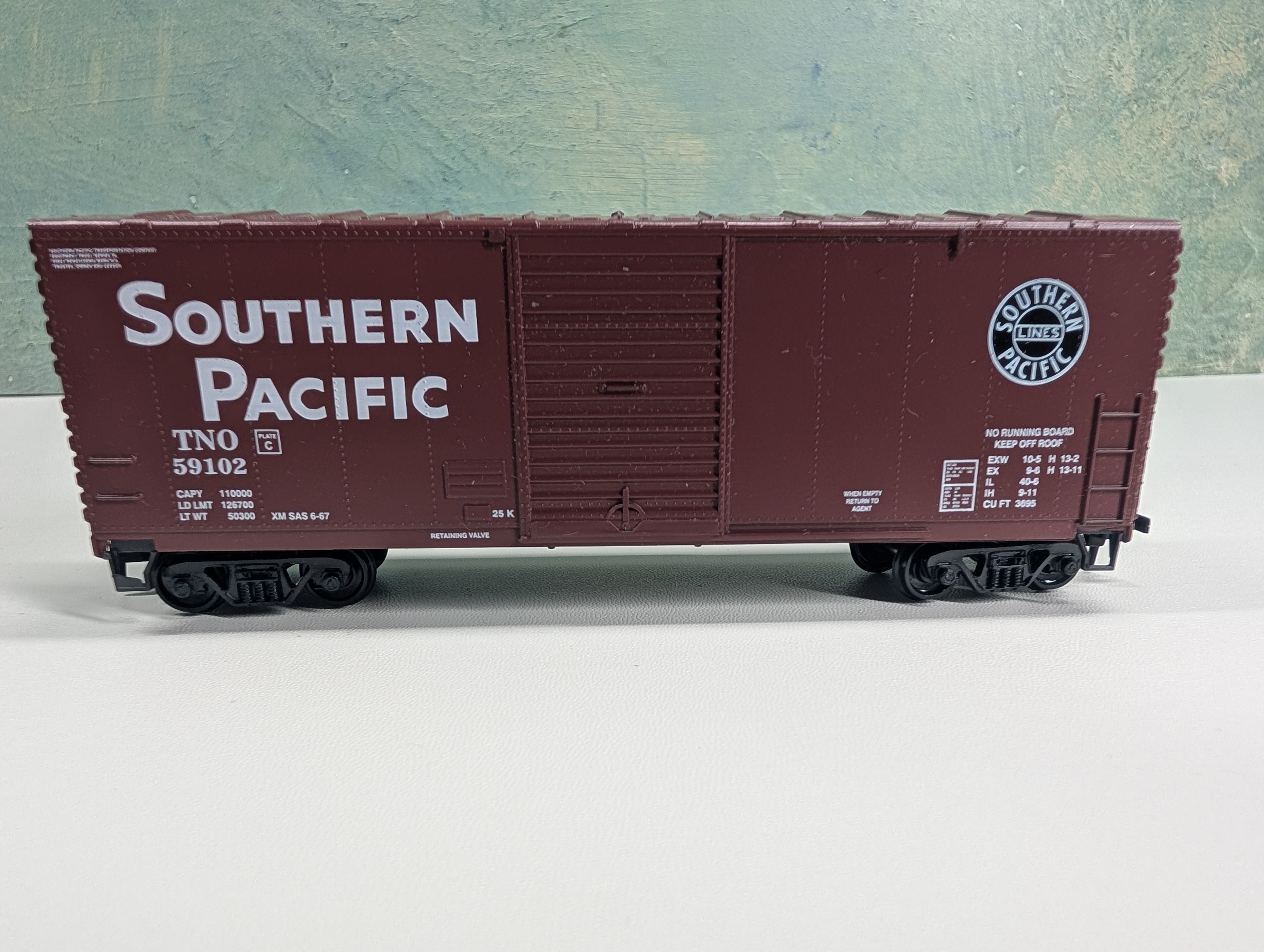 USED Roundhouse 1101 HO Scale 40' AAR Modern Box Car Southern Pacific TNO #59102