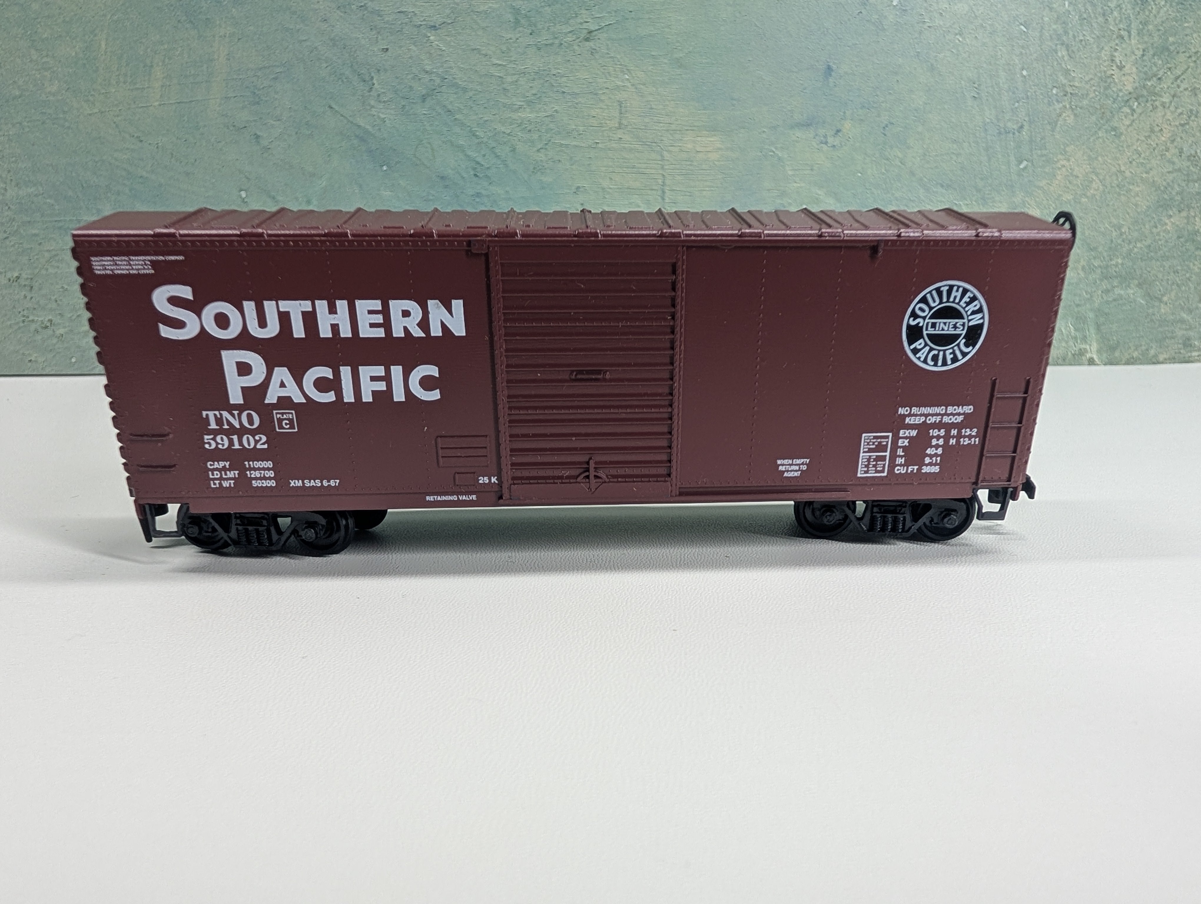 USED Roundhouse 1101 HO Scale 40' AAR Modern Box Car Southern Pacific TNO #59102