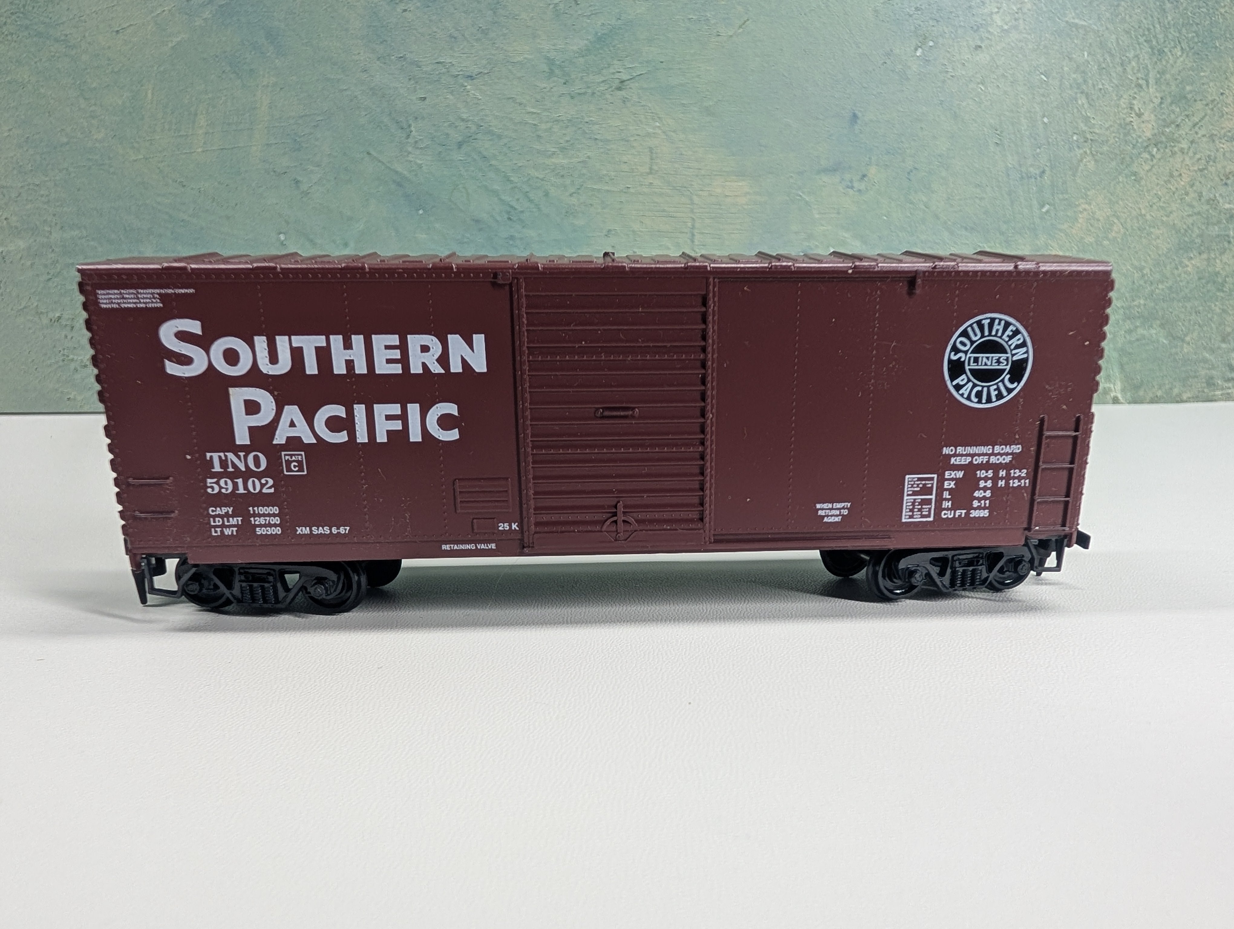 USED Roundhouse 1101 HO Scale 40' AAR Modern Box Car Southern Pacific TNO #59102