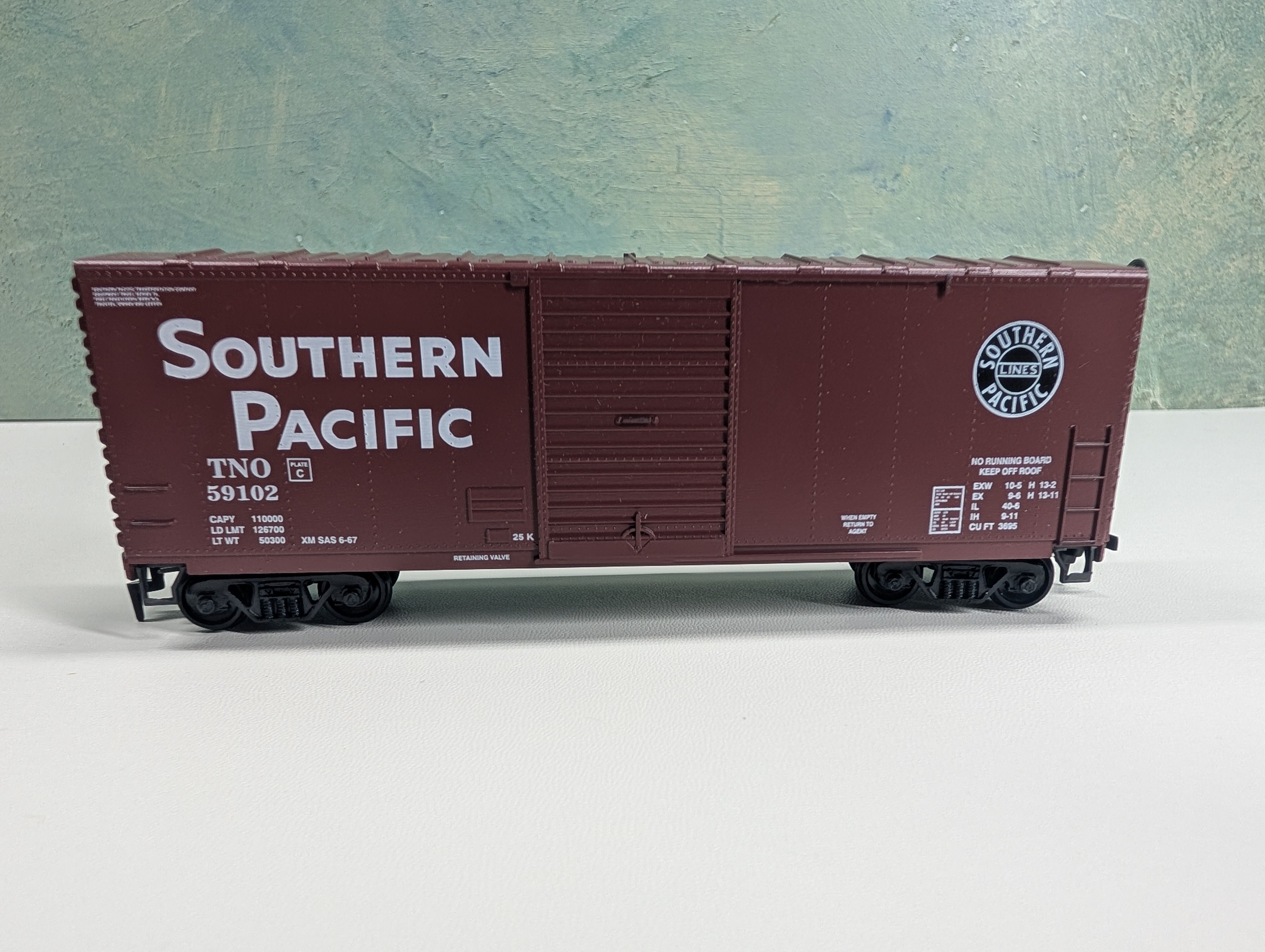 USED Roundhouse 1101 HO Scale 40' AAR Modern Box Car Southern Pacific TNO #59102