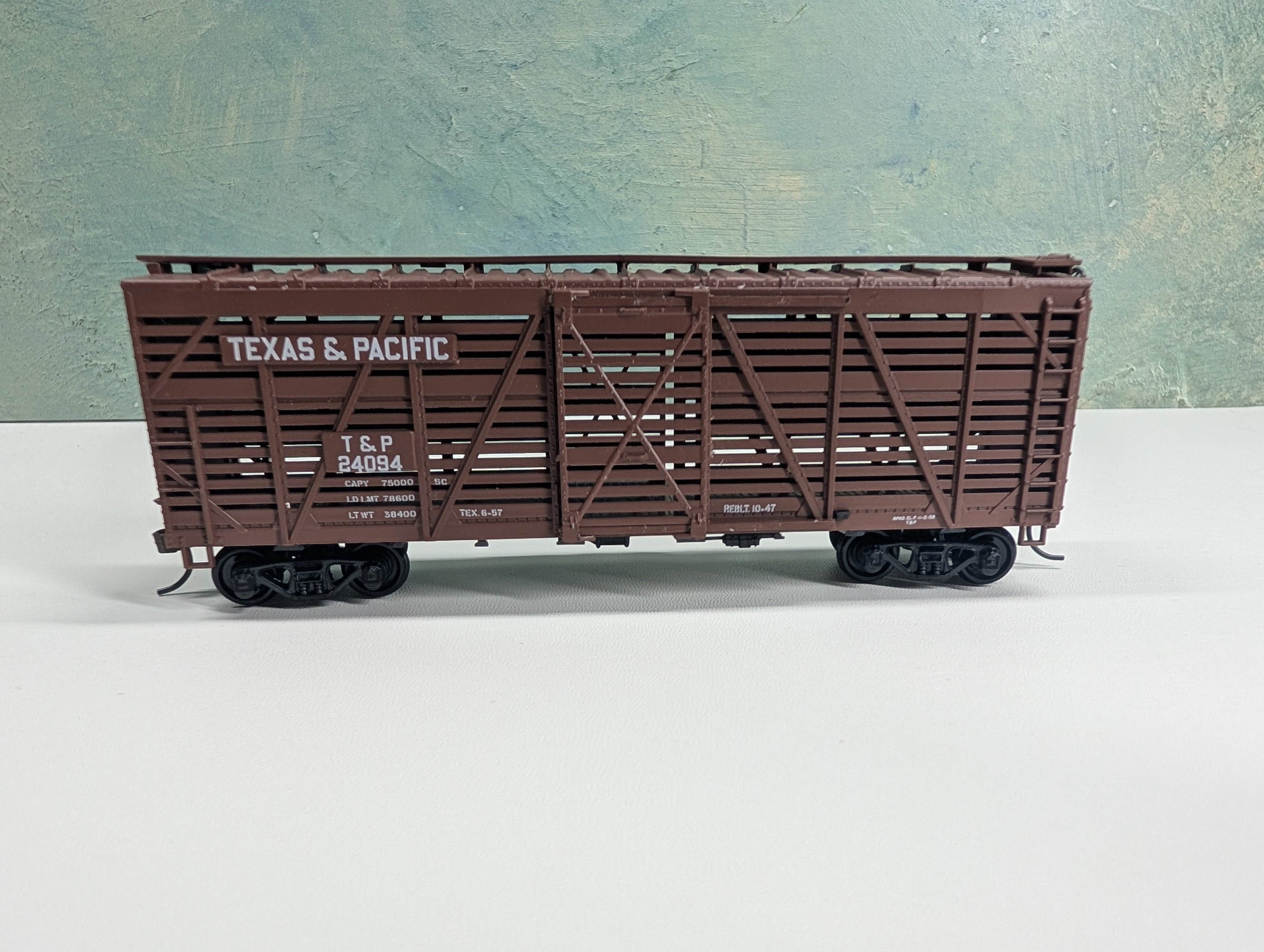 USED Athearn 1773 HO Scale 40' Stock Car Texas and Pacific T&P #24094