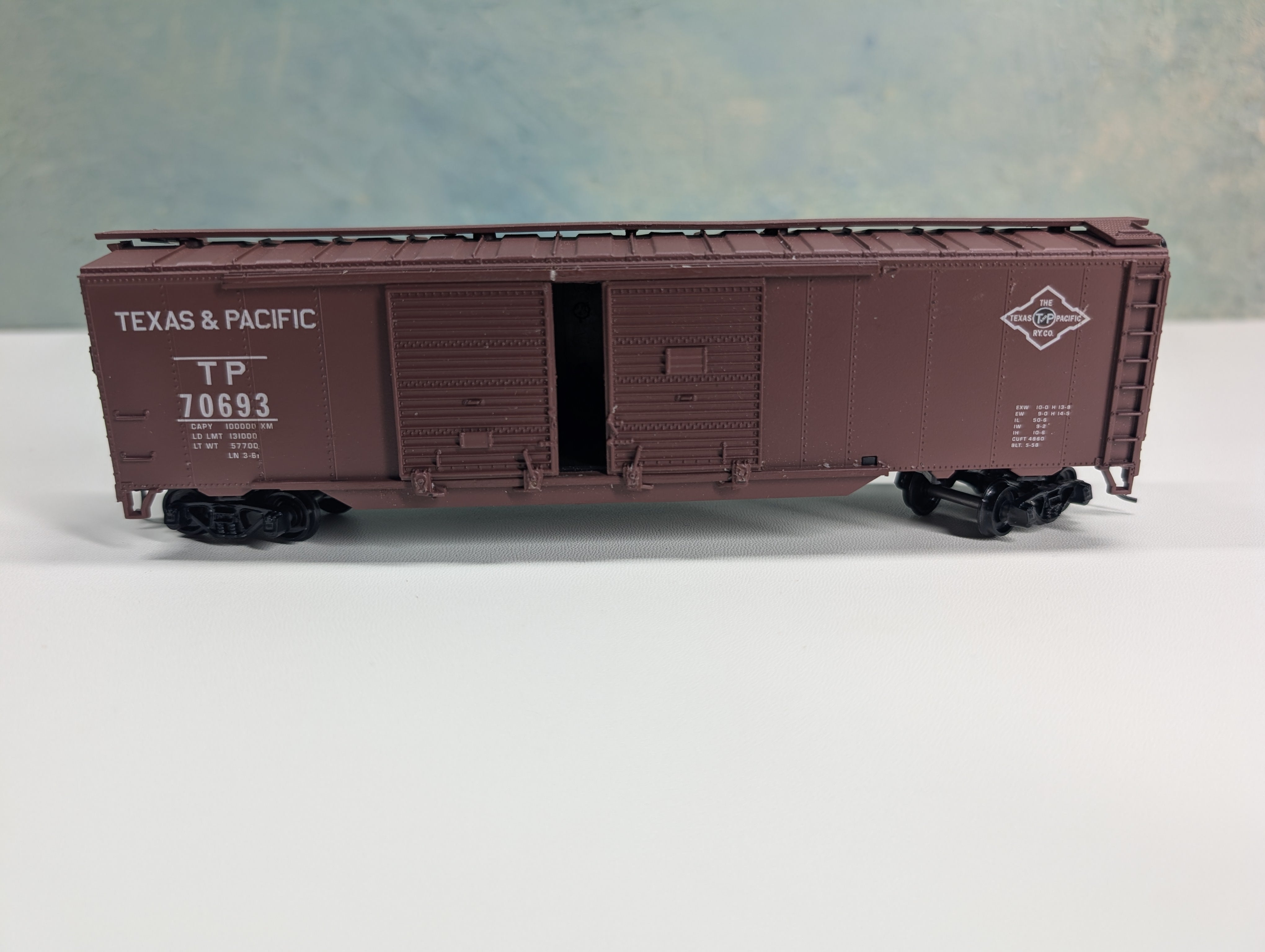 USED Athearn 5110 HO Scale 50' Box Car Texas and Pacific T&P #70693