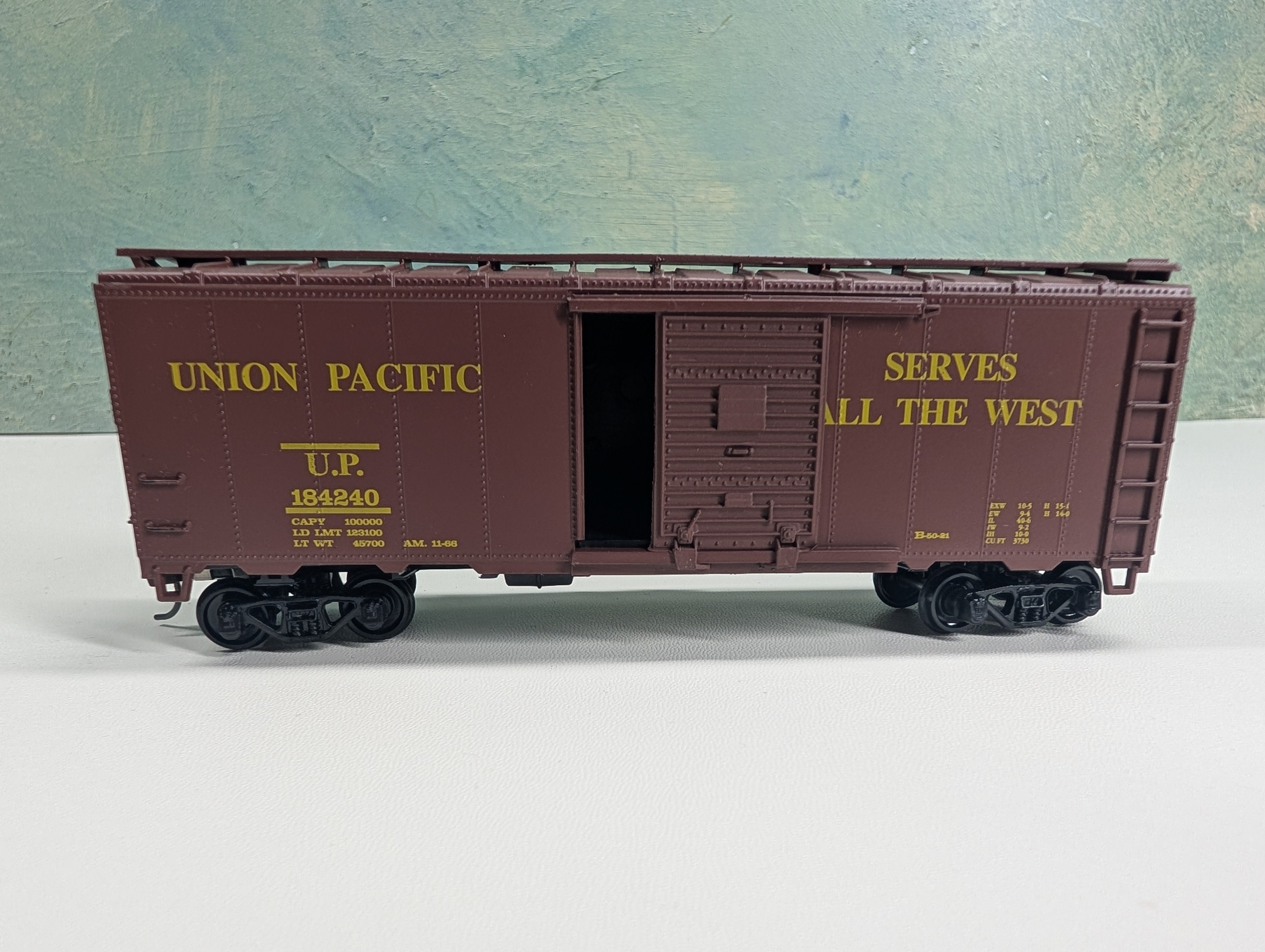 USED Athearn 5012 HO Scale 40' AAR Box Car Union Pacific UP #184240