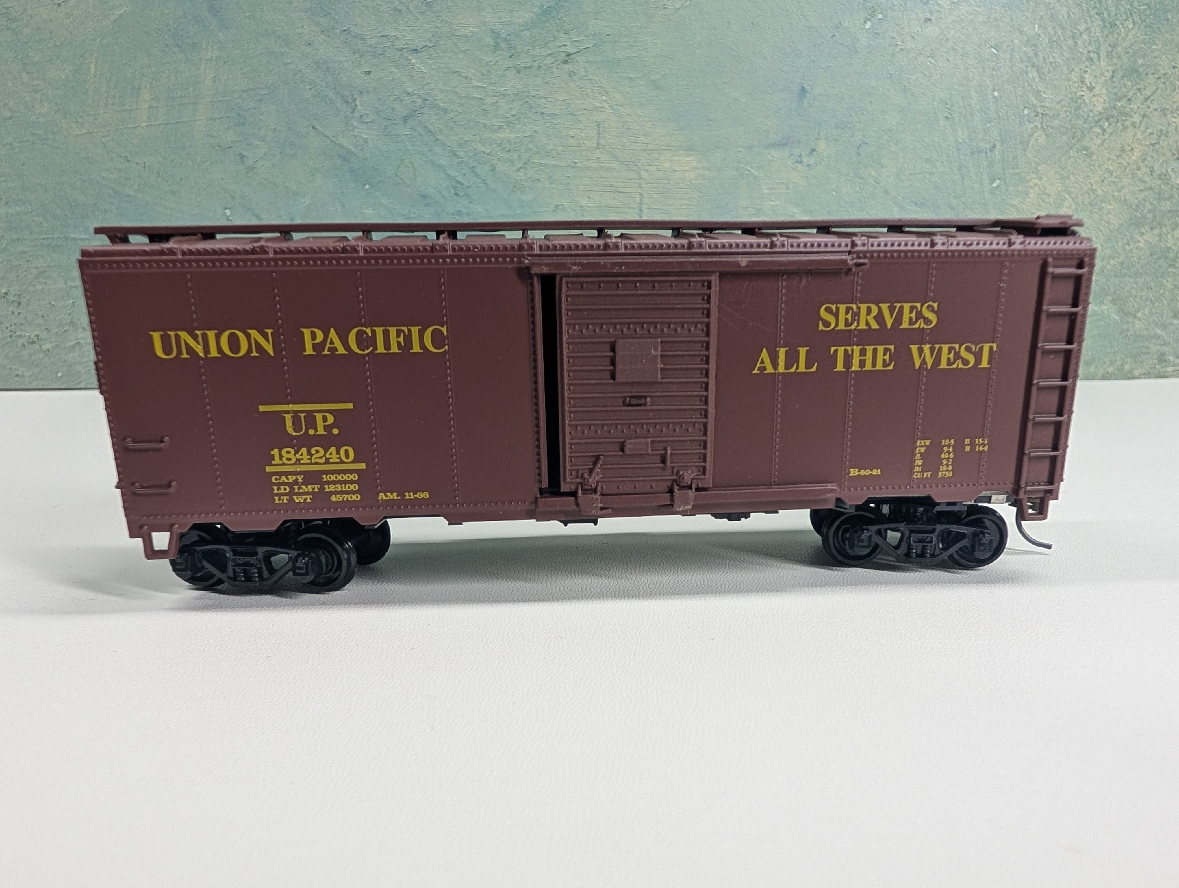 USED Athearn 5012 HO Scale 40' AAR Box Car Union Pacific UP #184240