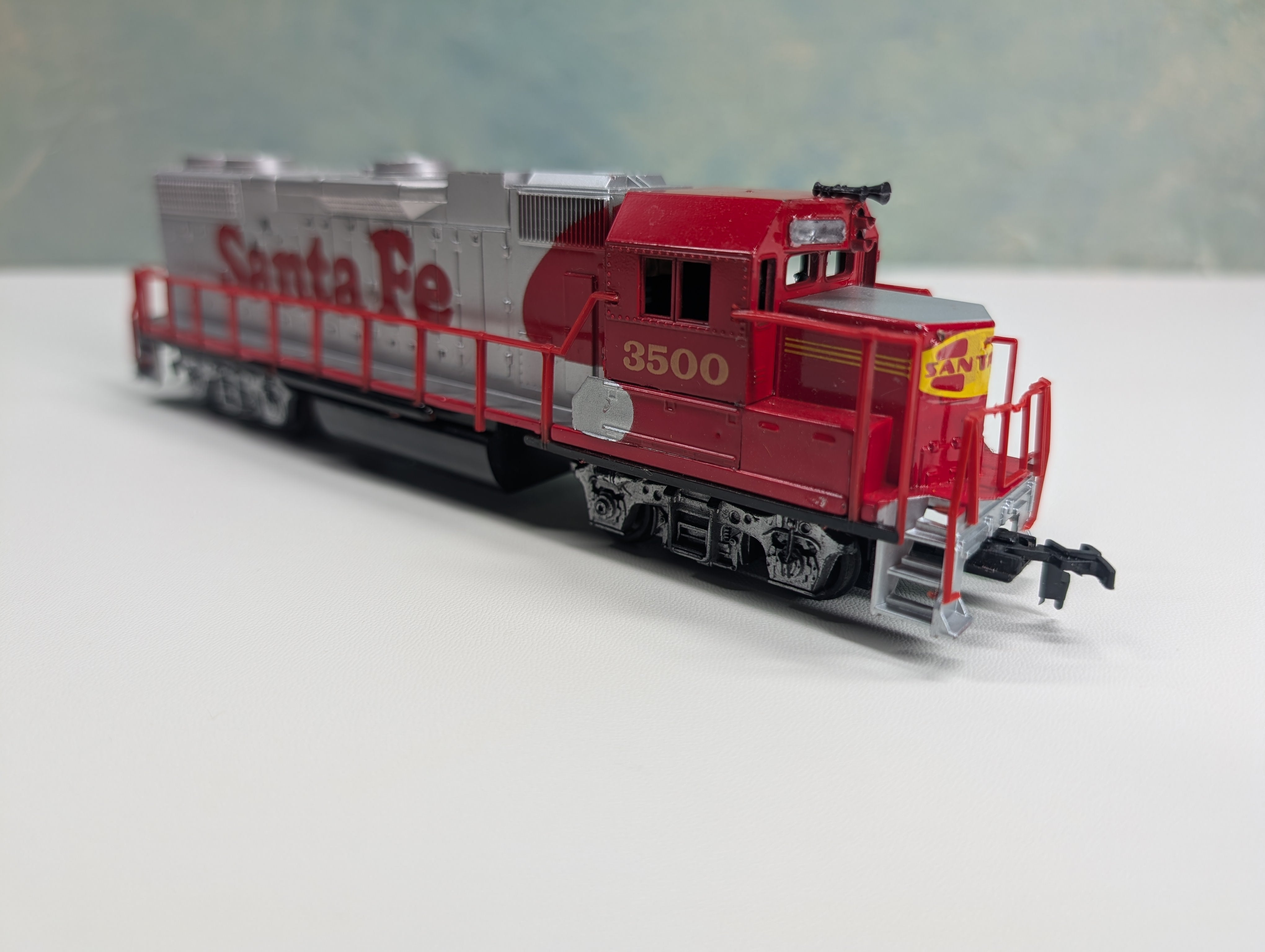 USED Life-Like HO Scale GP-38 Diesel Locomotive Santa Fe #3500 Non-Powered