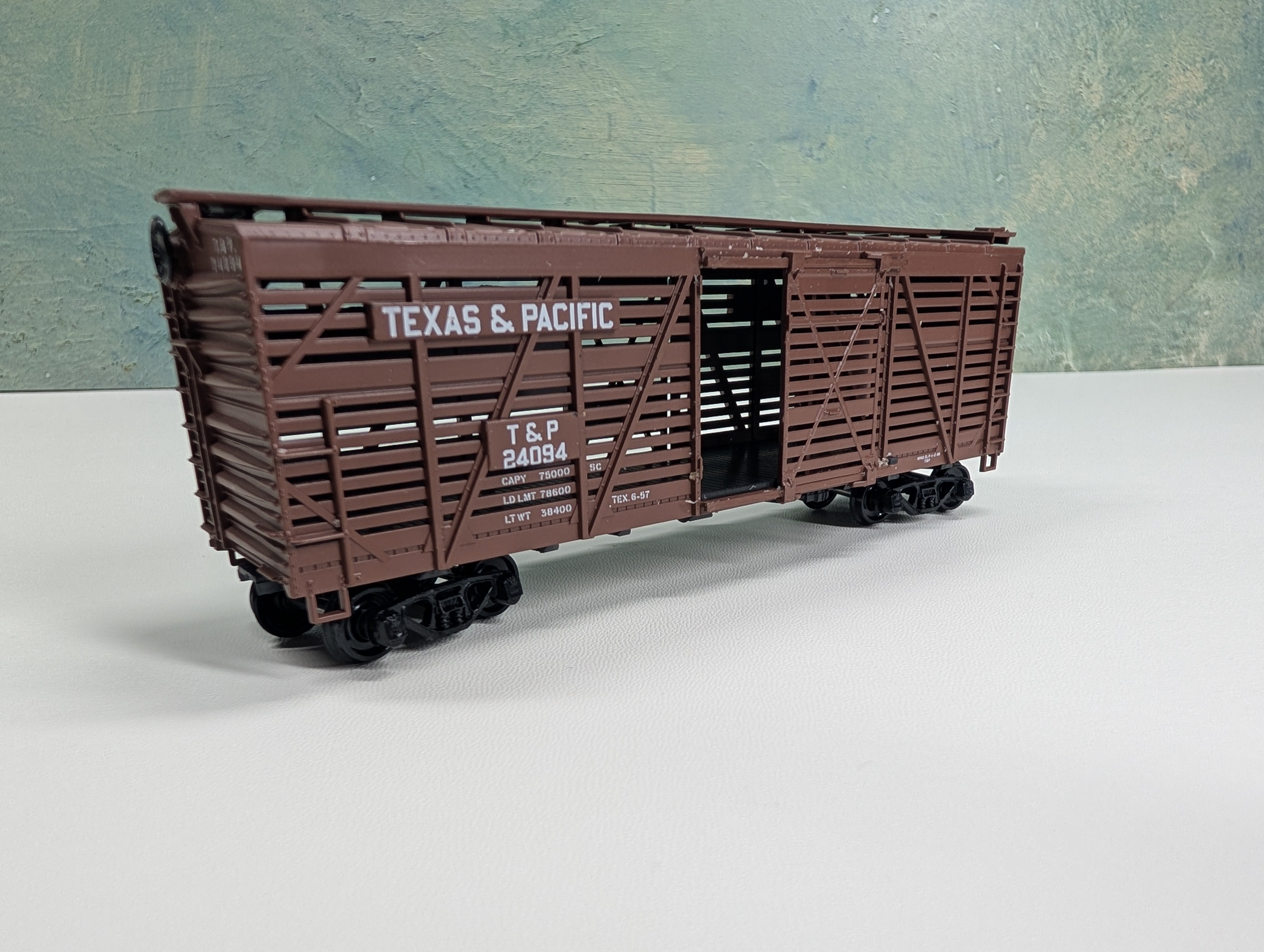 USED Athearn HO Scale 40' Stock Car Texas and Pacific T&P #29094