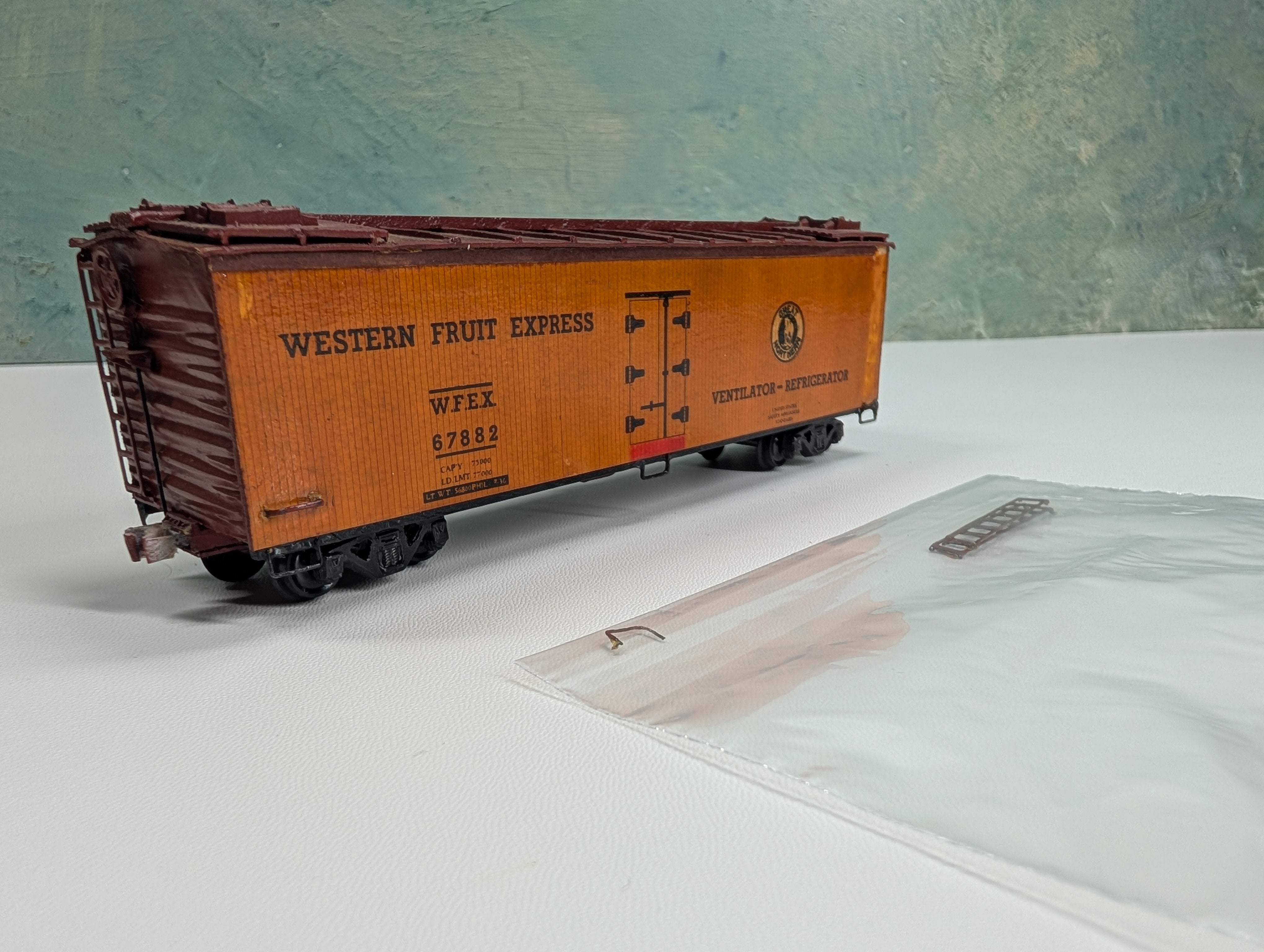 USED HO Scale Wooden Reefer Great Northern WFEX #67882