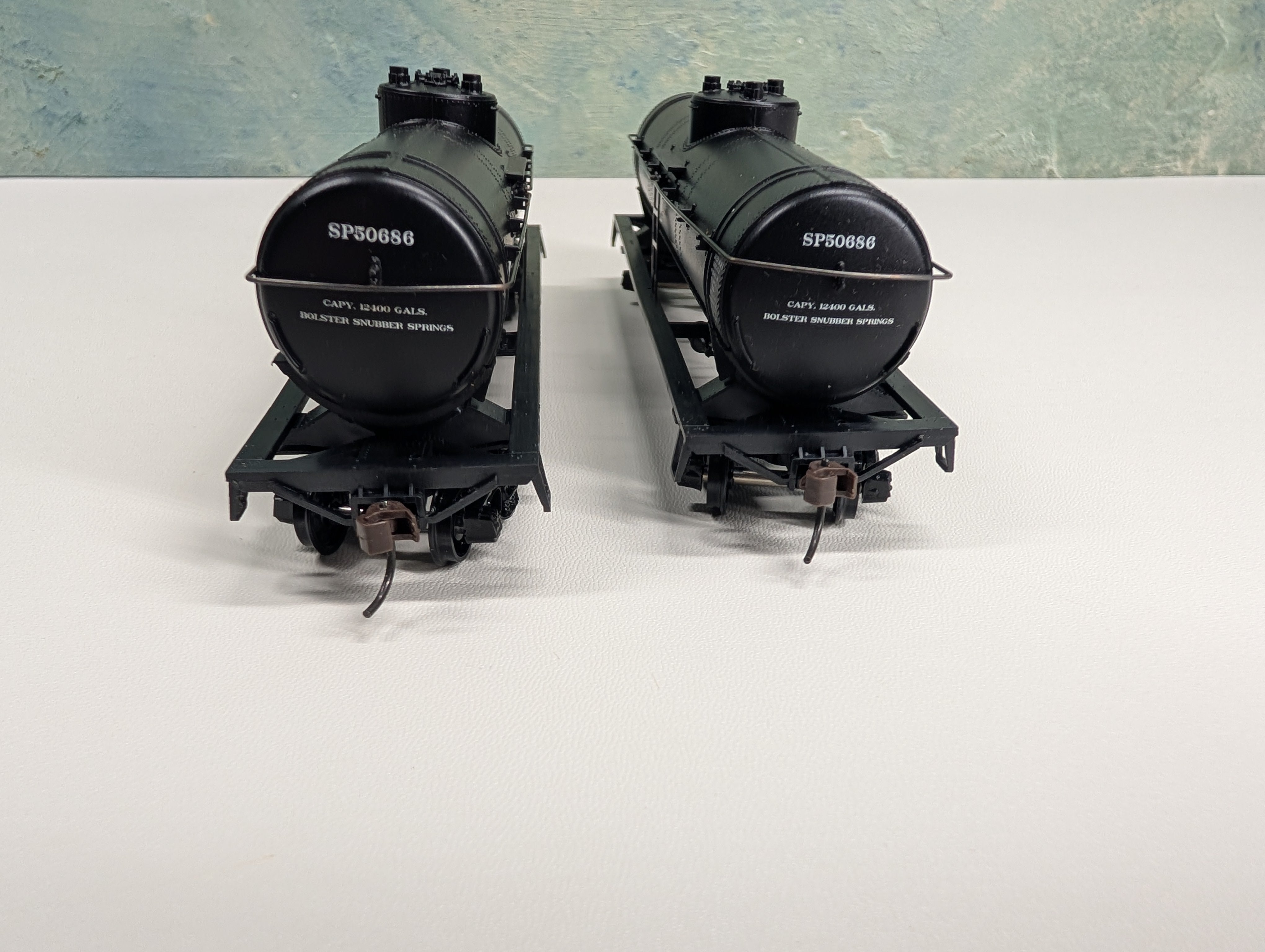 USED Athearn HO Scale Single Dome Tank Cars Southern Pacific SP #50686 (2 pcs)