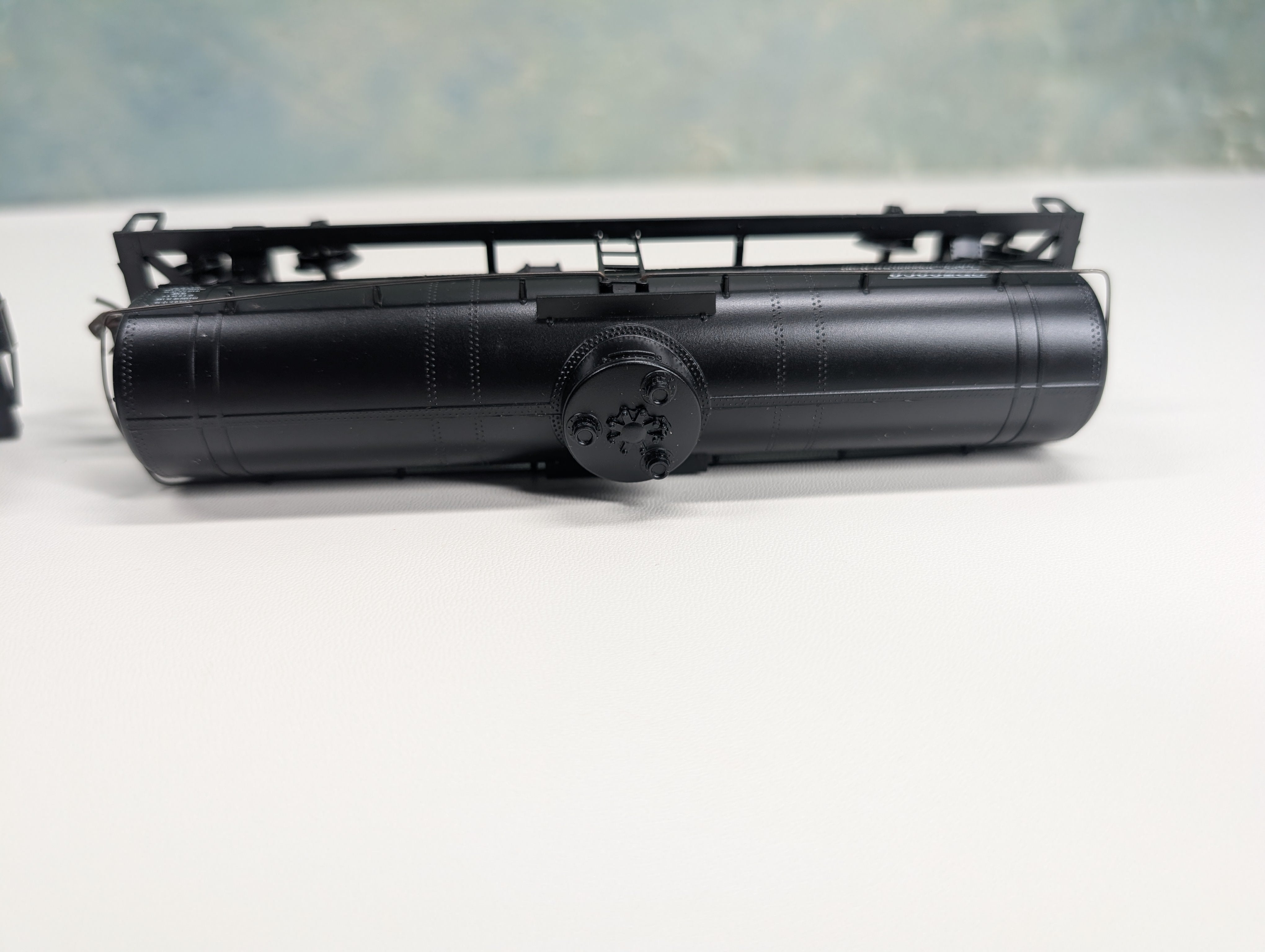 USED Athearn HO Scale Single Dome Tank Cars Southern Pacific SP #50686 (2 pcs)