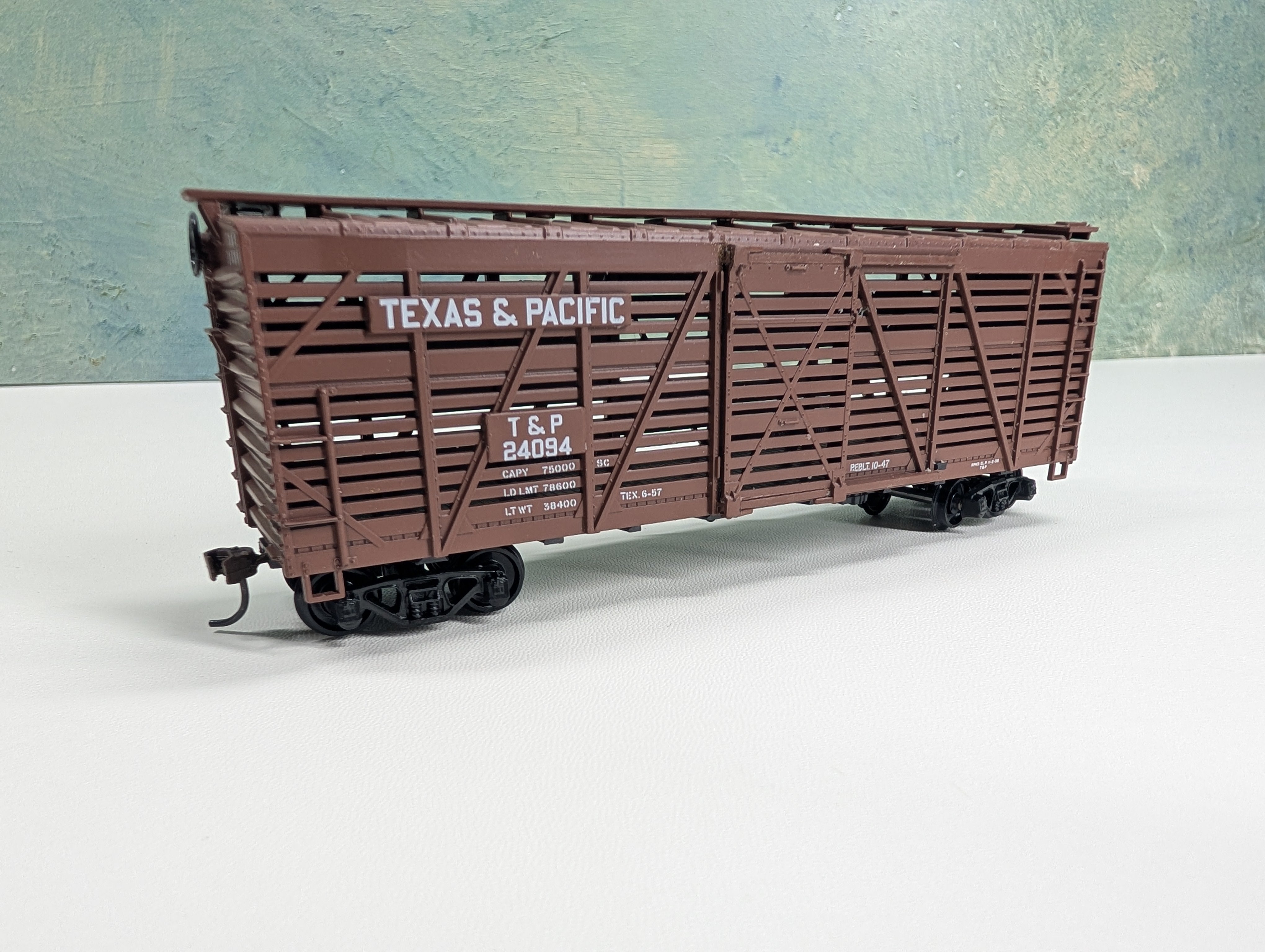 USED Athearn HO Scale 40' Stock Car Texas and Pacific T&P #24094