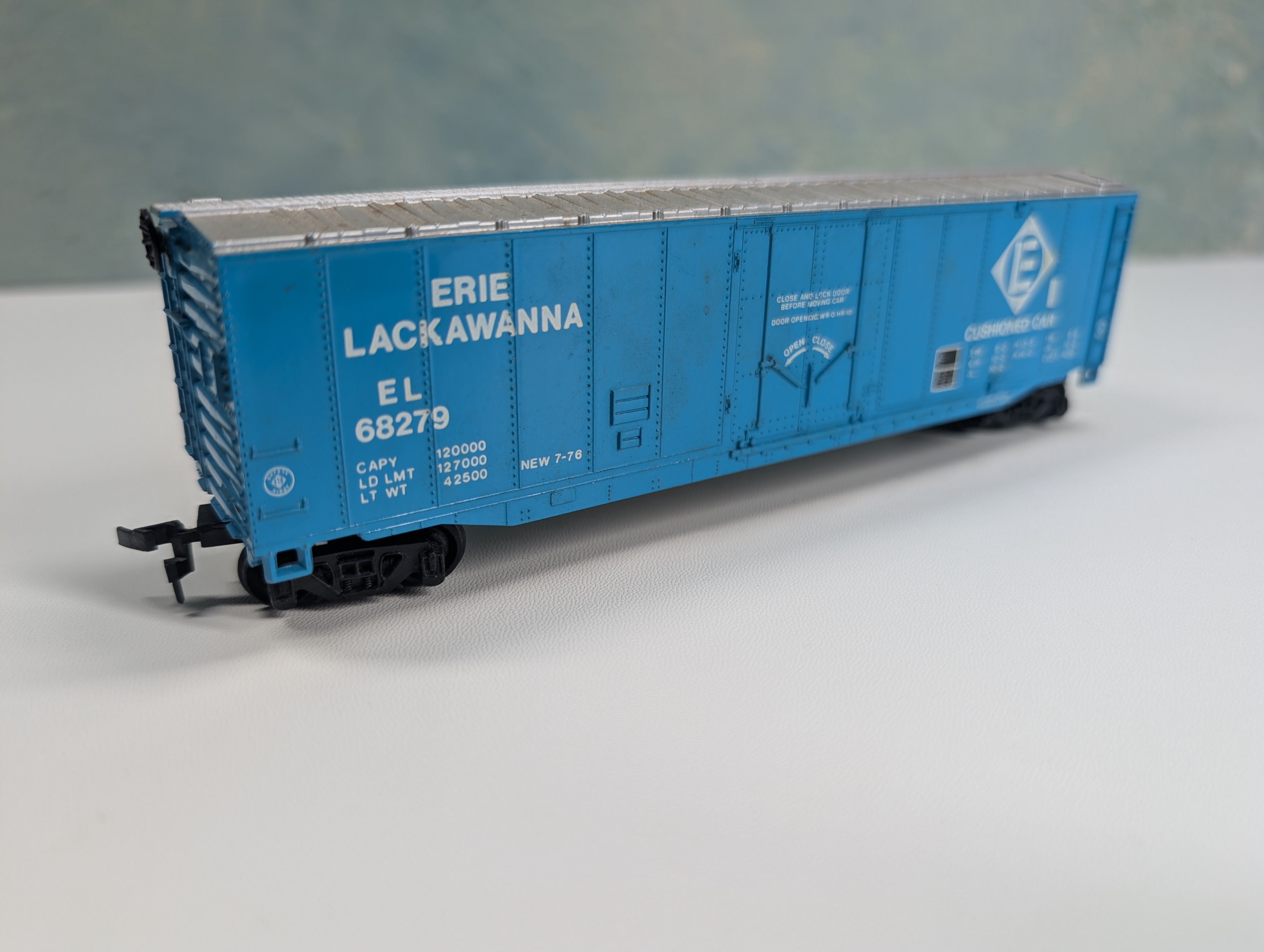 USED Bachmann HO Scale 50' Box Car Erie Lackawanna EL #68279