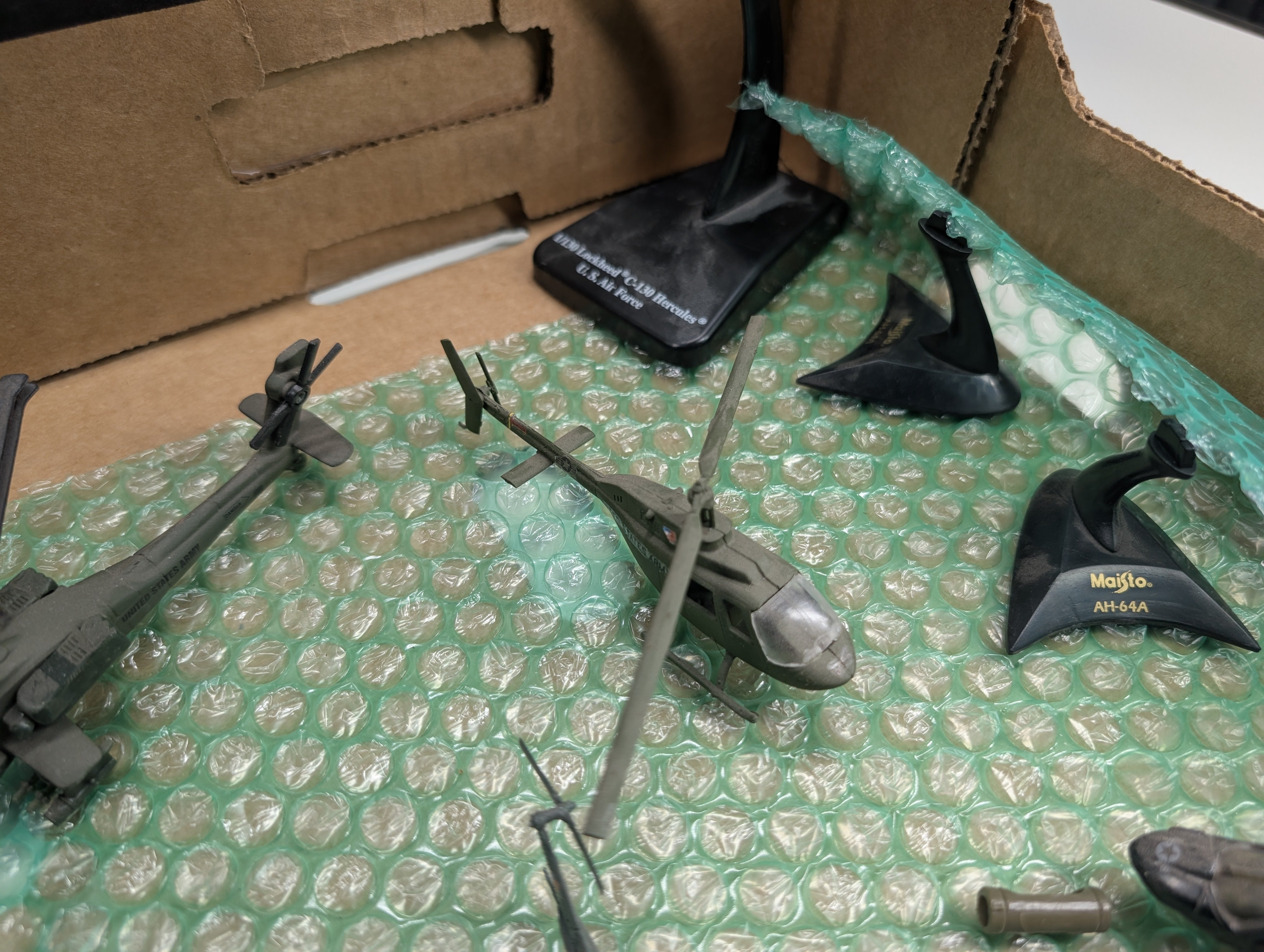 USED HO Scale Lot of Army Helicopters