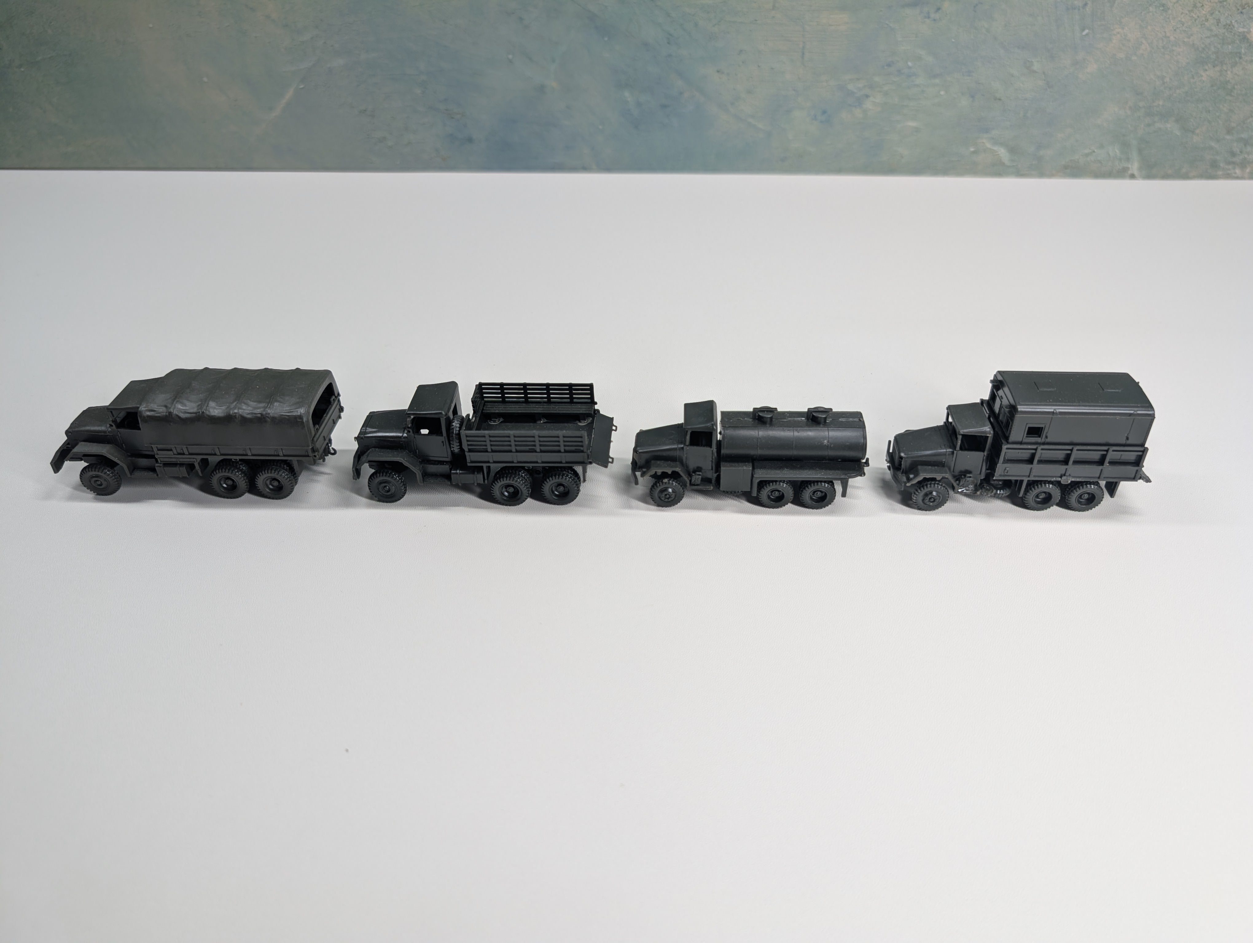 USED Roco HO Scale Lot of Army Vehicles (4 pcs)