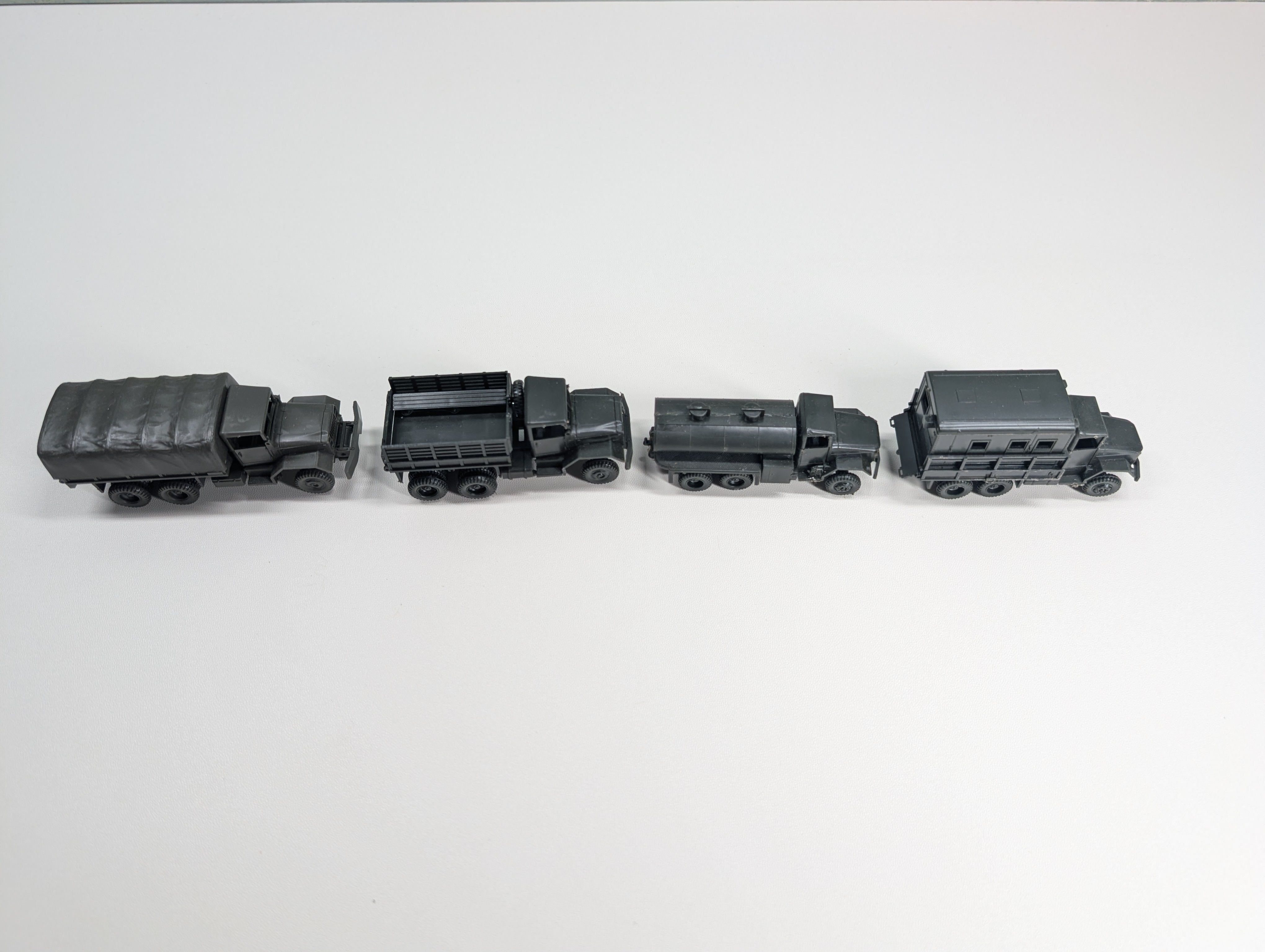 USED Roco HO Scale Lot of Army Vehicles (4 pcs)