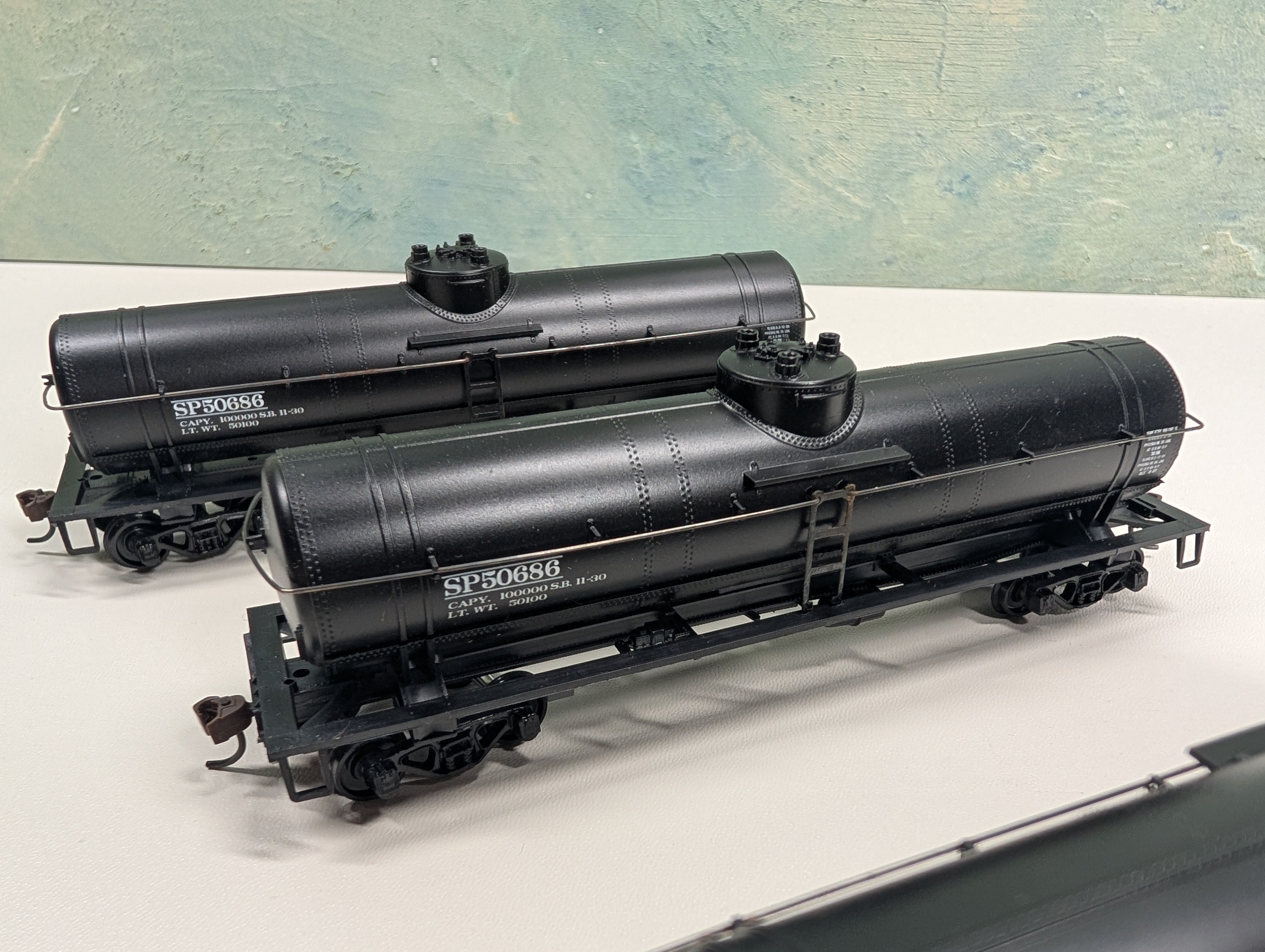 USED Athearn HO Scale Single Dome Tank Cars Southern Pacific SP #50686 (3 pcs)