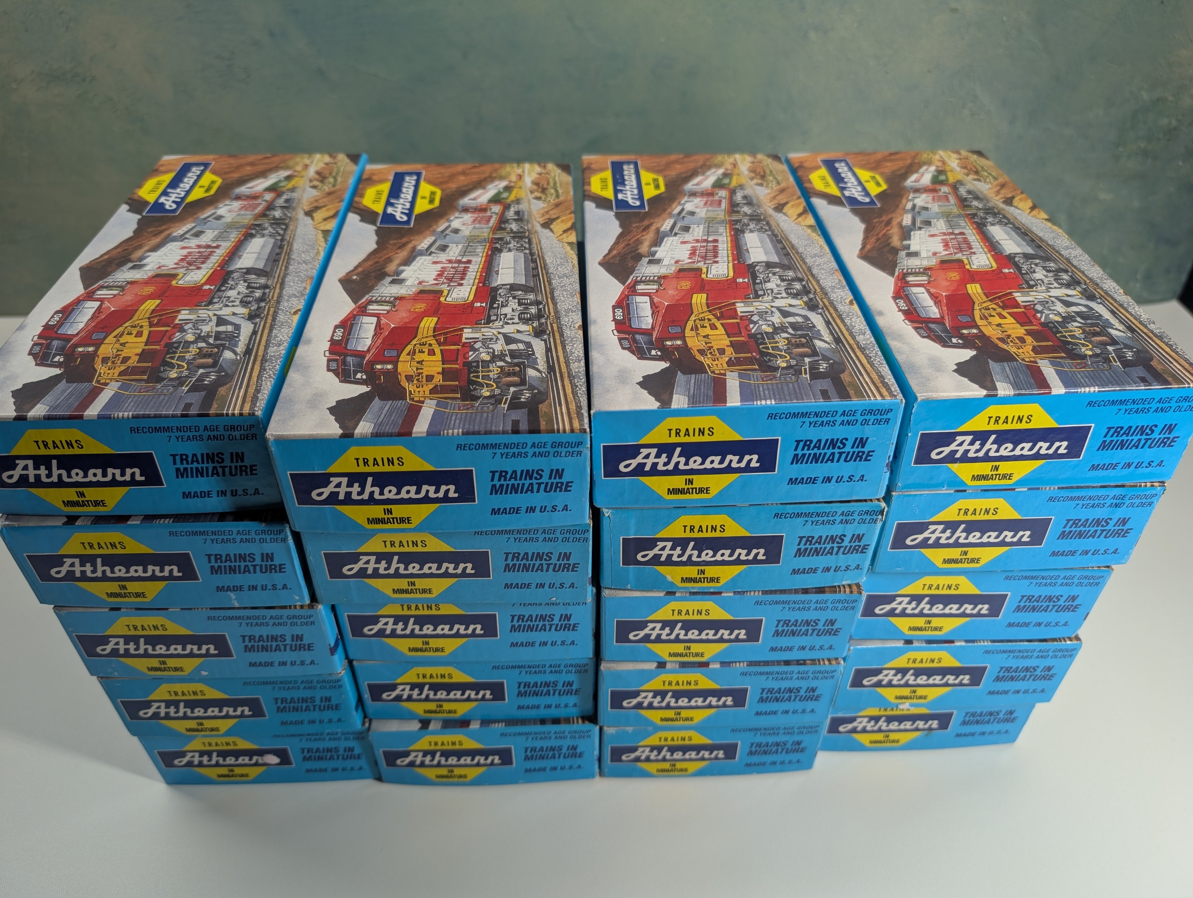 USED Athearn HO Scale Lot of Empty Train Boxes for Storage (20 pcs)