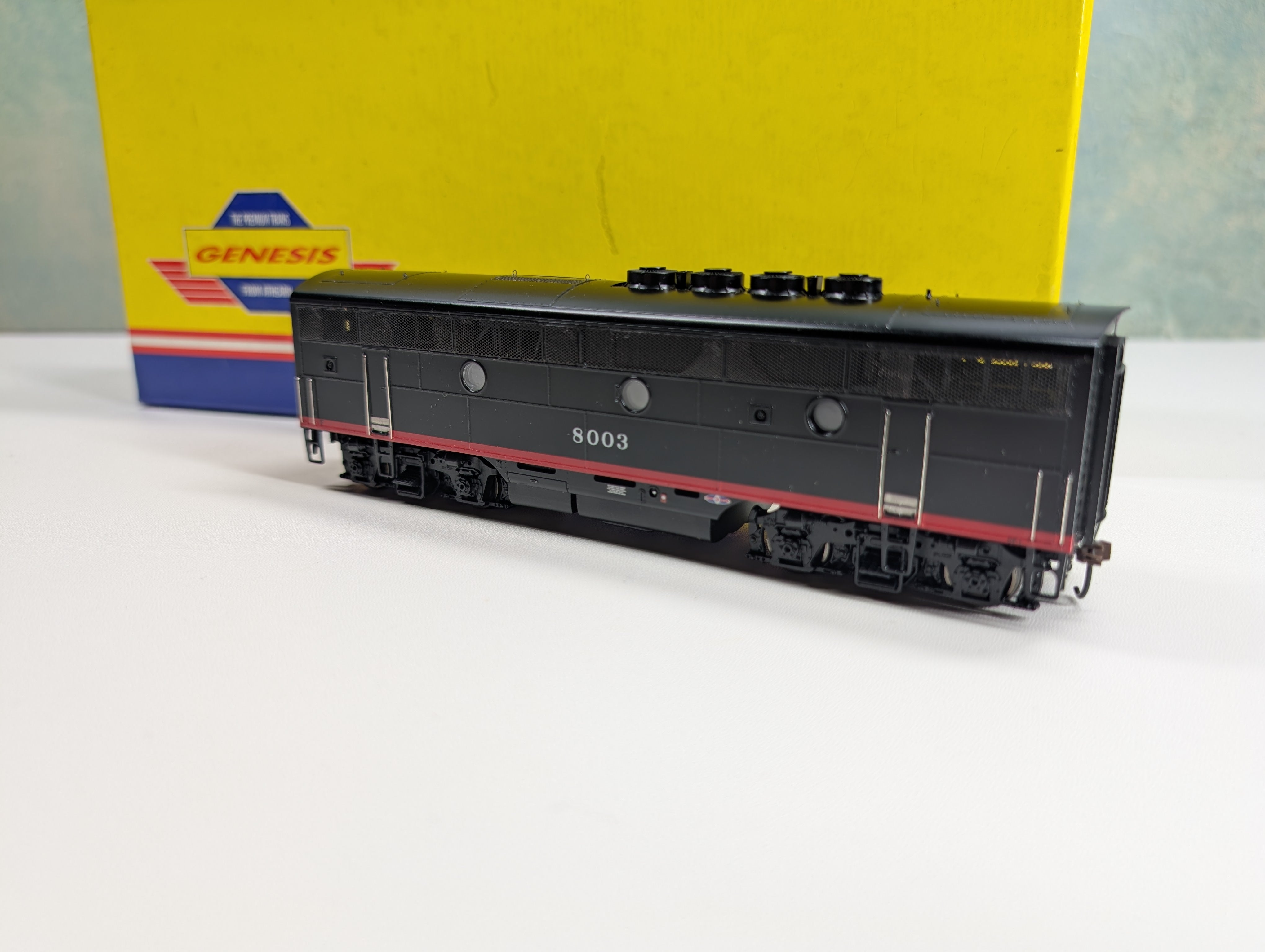 USED Athearn Genesis #G25011 HO Scale F3B Diesel Locomotive Southern Pacific #8003 Runs Great DC