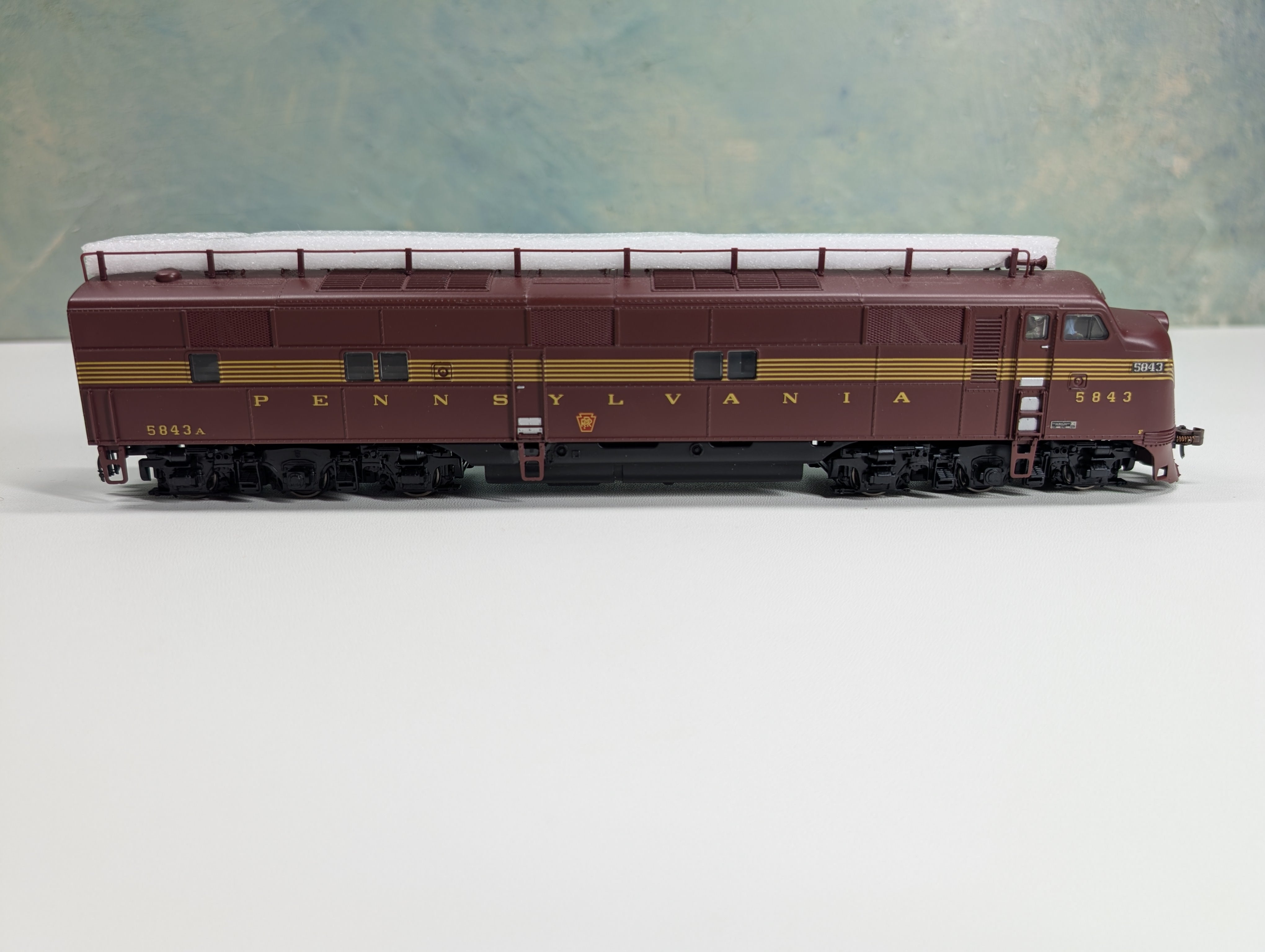 USED Broadway Limited 755 HO Scale E7A Tuscan Red Diesel Locomotive Pennsylvania #5843A Runs Great DCC