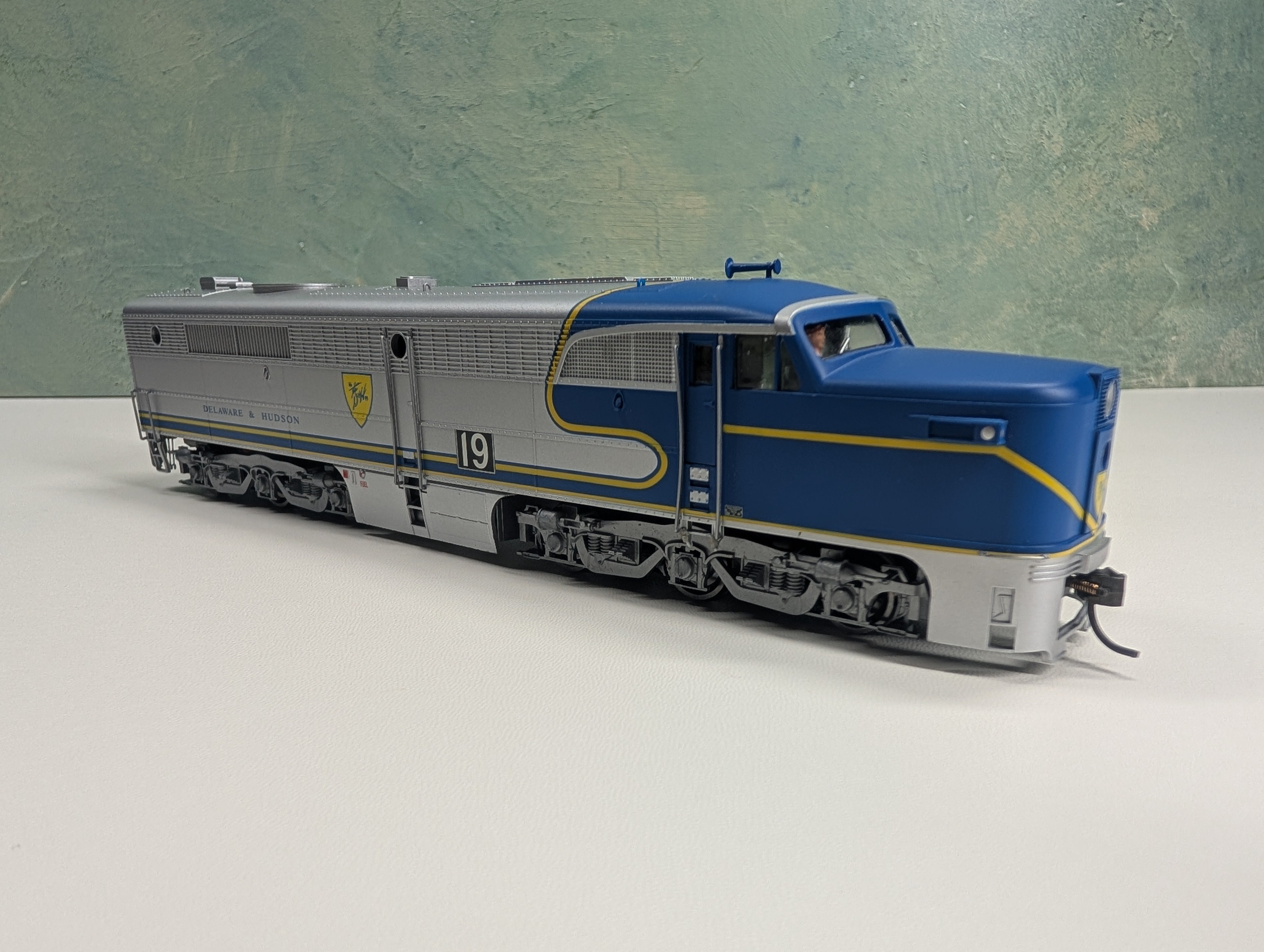 USED Life-Like HO Scale Alco PA1 Diesel Locomotive Proto 2000 w/ Mars Light Delaware and Hudson D&H #19 Runs Great DC