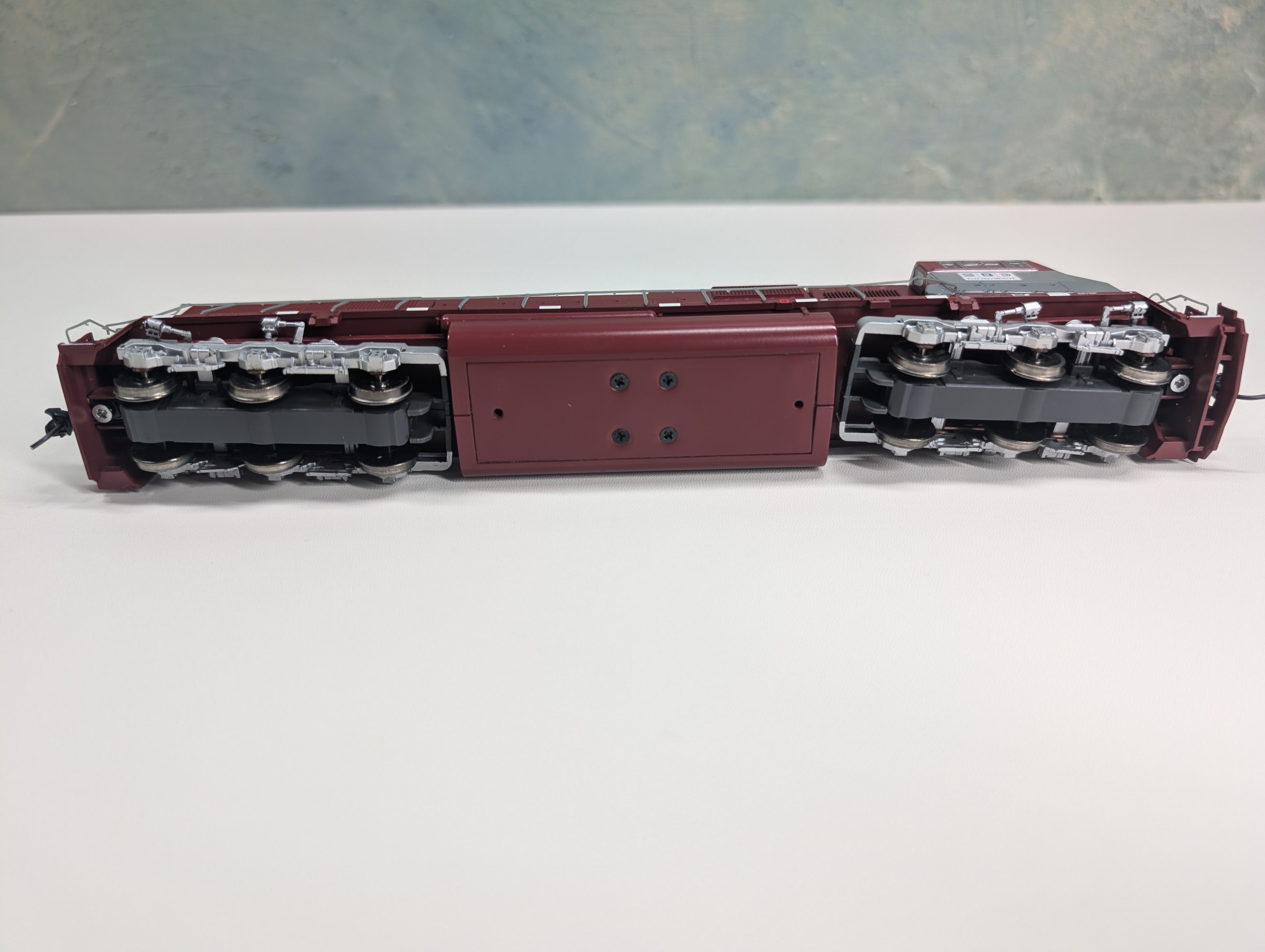 USED Athearn Genesis #0G6117 HO Scale SD70M EMD Demo Diesel Locomotive Electro-Motive #7001 Runs Great DC