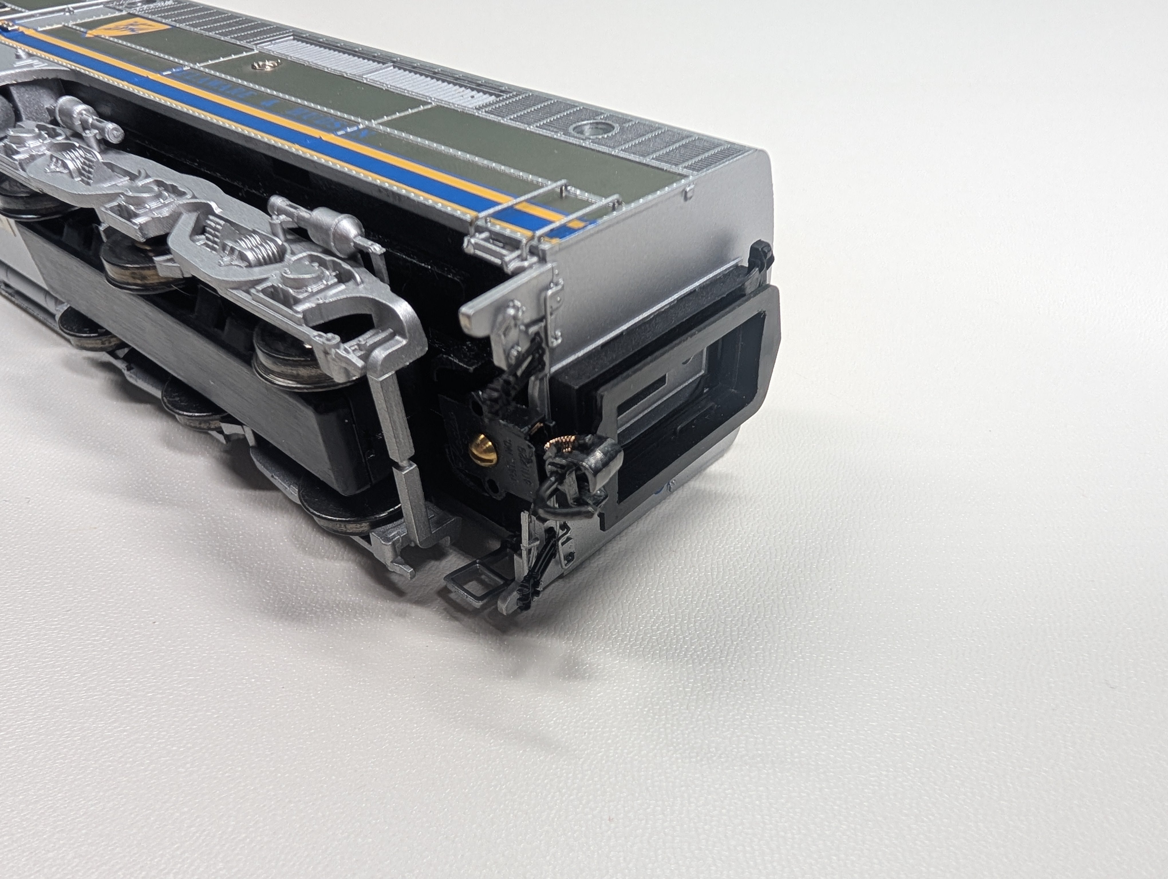 USED Precision Craft Models 358 HO Scale Alco PA2 Diesel Locomotive Blue Warbonnet Delaware and Hudson D&H #16 Runs Great DCC