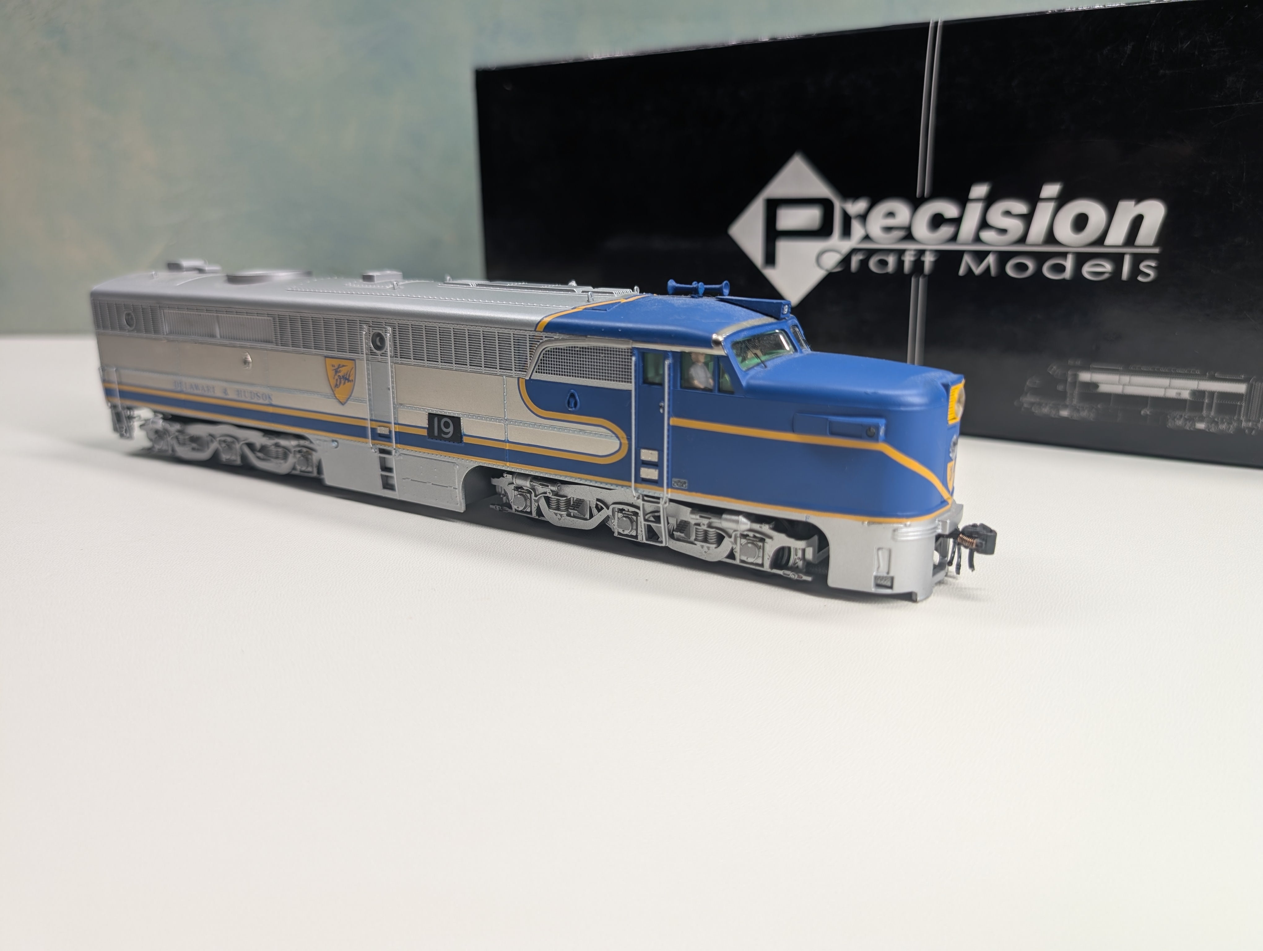 USED Precision Craft Models 359 HO Scale Alco PA2 Diesel Locomotive Blue Warbonnet Delaware and Hudson D&H #19 Runs Great DCC