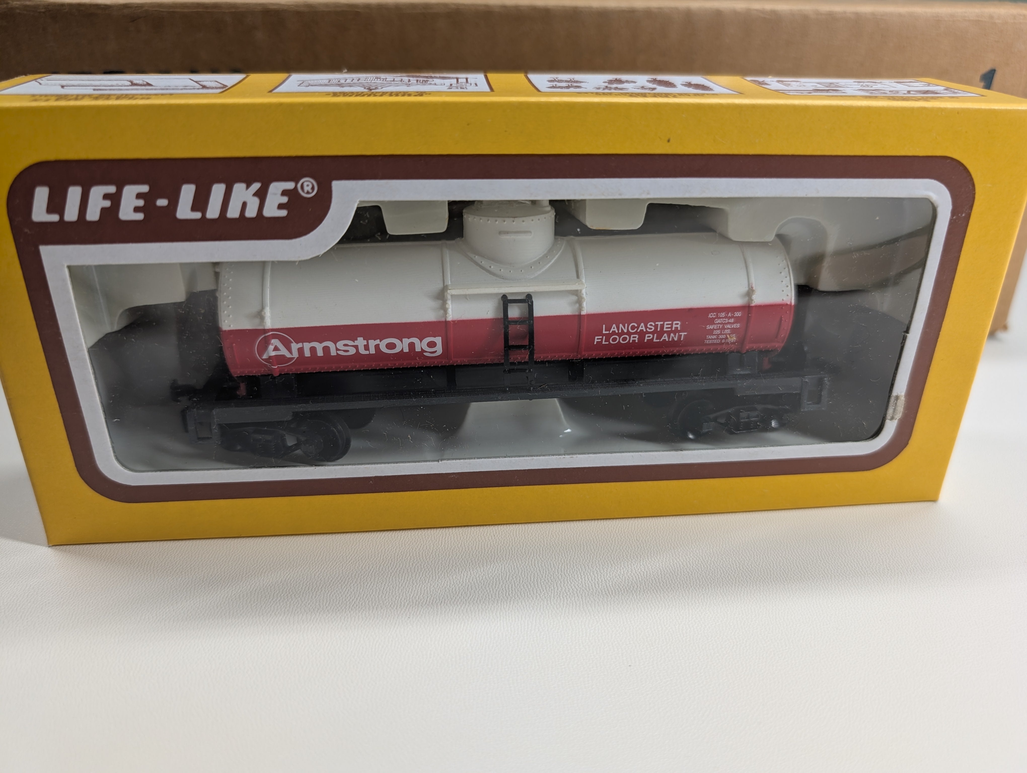 USED Life-Like 8819 HO Scale Armstrong Train Set w/ Dummy Locomotive