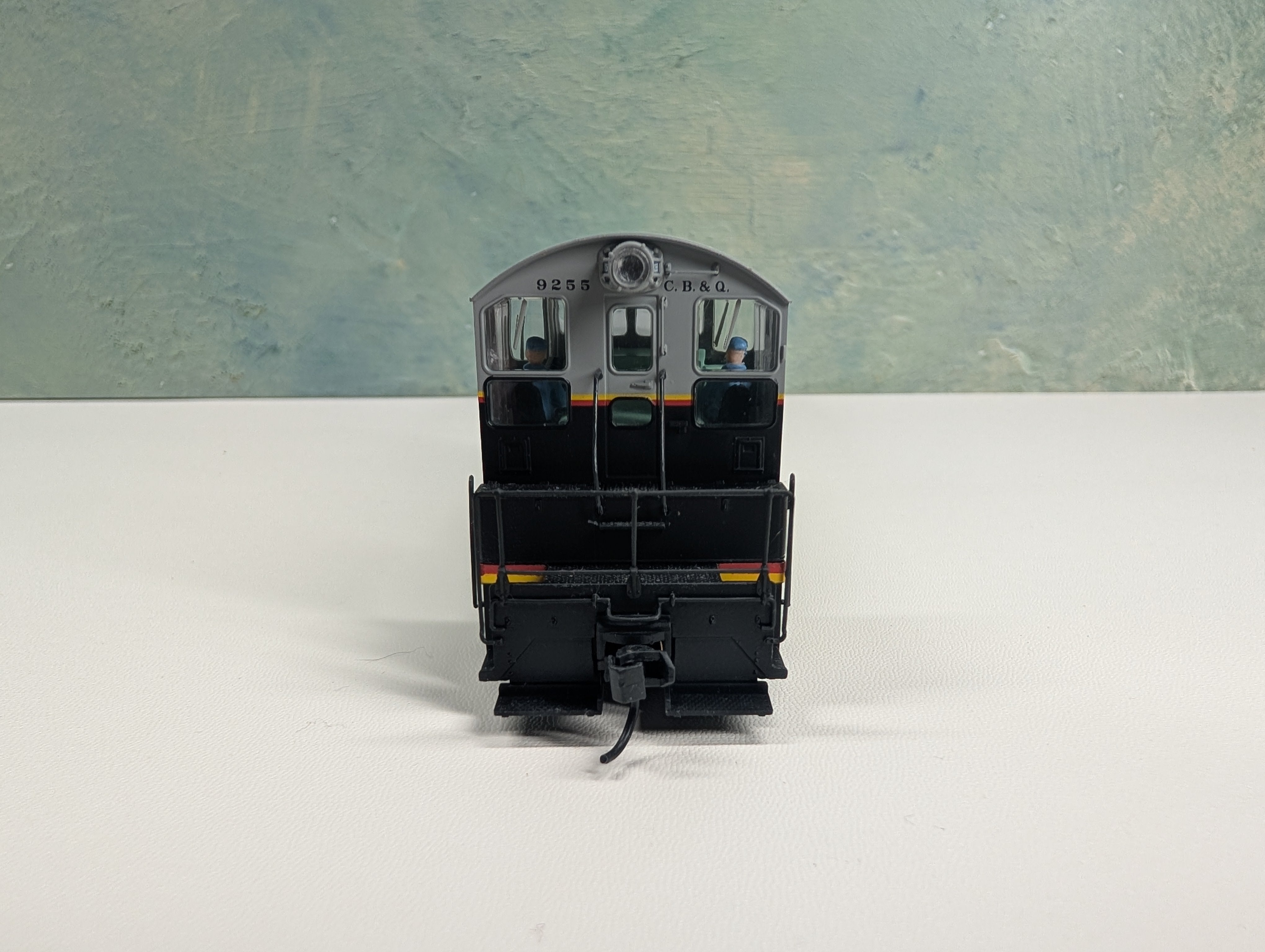 USED Walthers Mainline 910-20653 HO Scale EMD SW7 Locomotive CB&Q #9255 Runs Great ESU LokSound 5